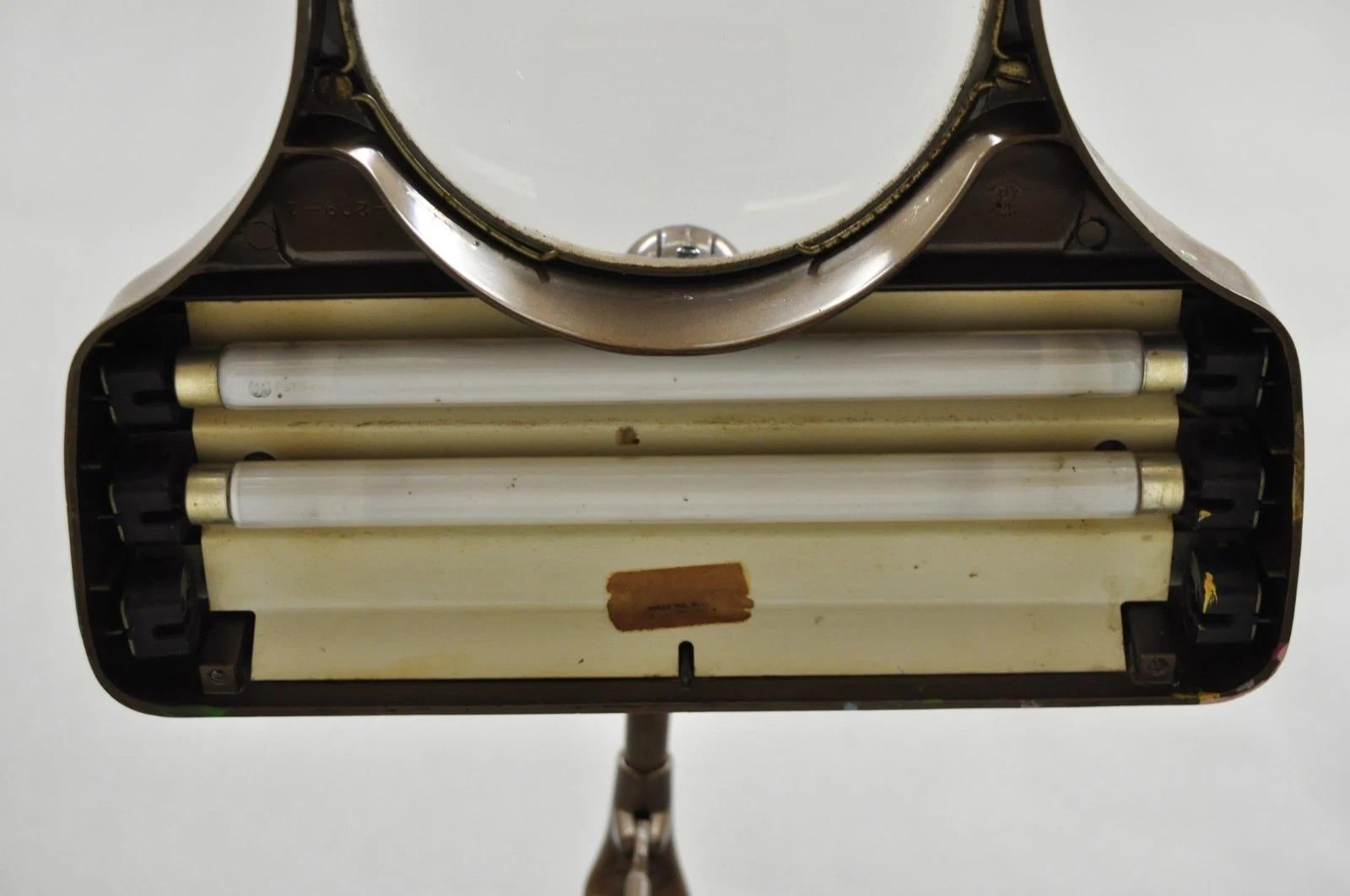 Lampada da lavoro industriale con lente d'ingrandimento illuminata Dazor M-270 d'epoca in vendita 4