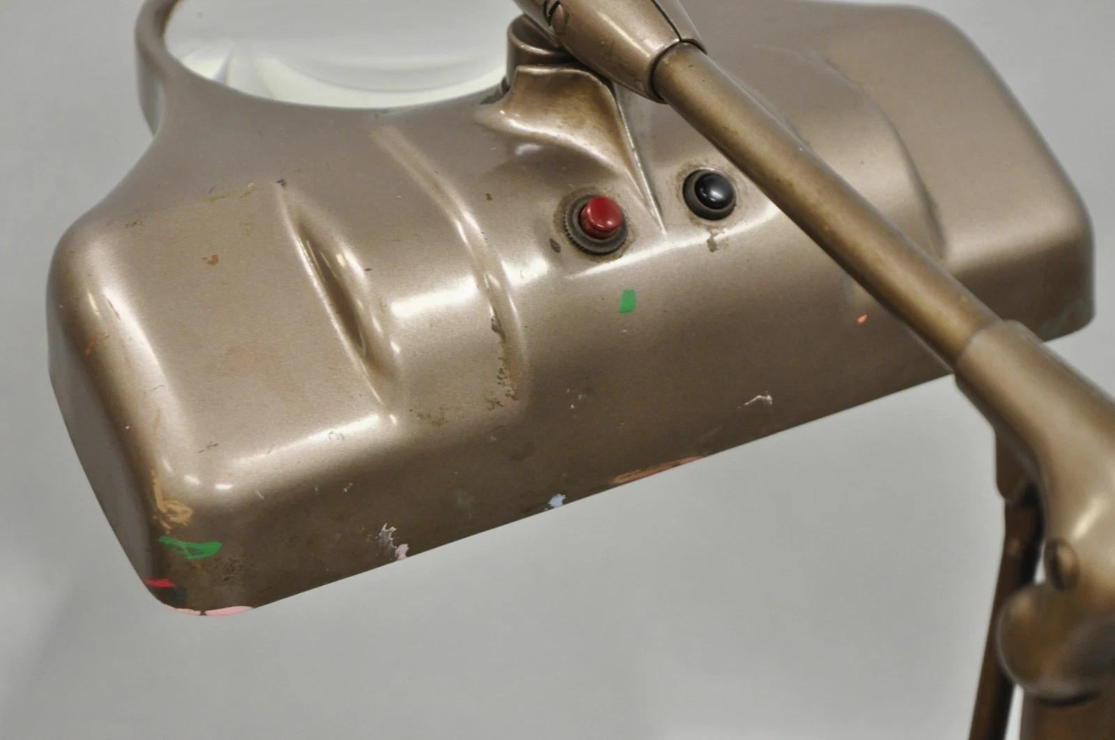 Lampada da lavoro industriale con lente d'ingrandimento illuminata Dazor M-270 d'epoca in vendita 1