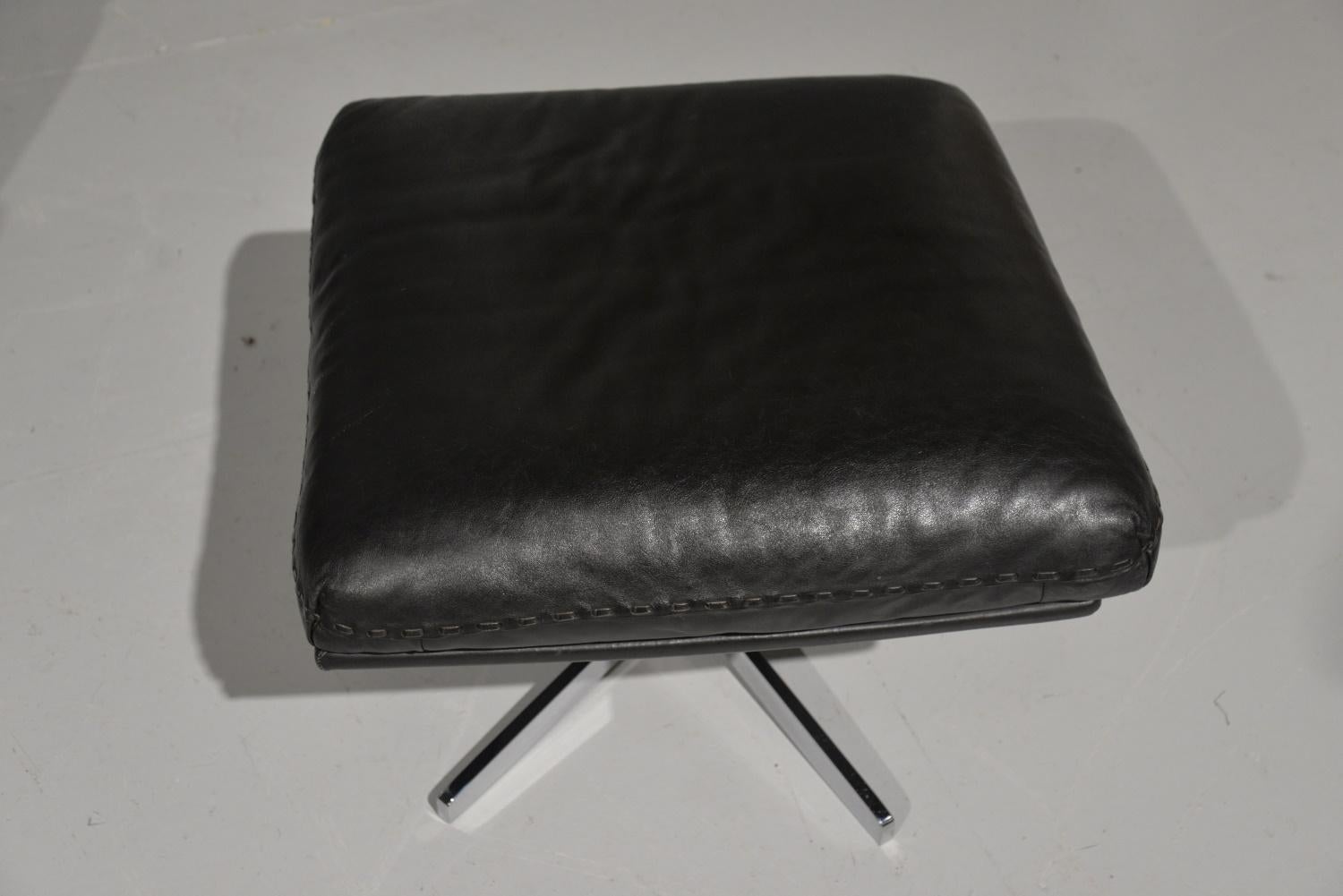 Vintage De Sede DS 31 High Back Leather Swivel Armchair with Ottoman, 1970s 13