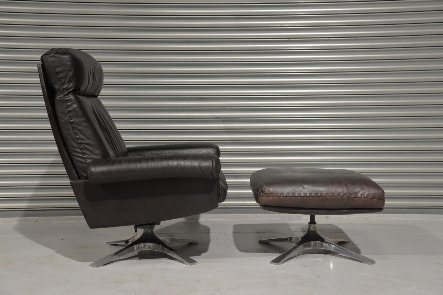 Mid-Century Modern Vintage De Sede DS 31 High Back Leather Swivel Armchair with Ottoman, 1970s For Sale