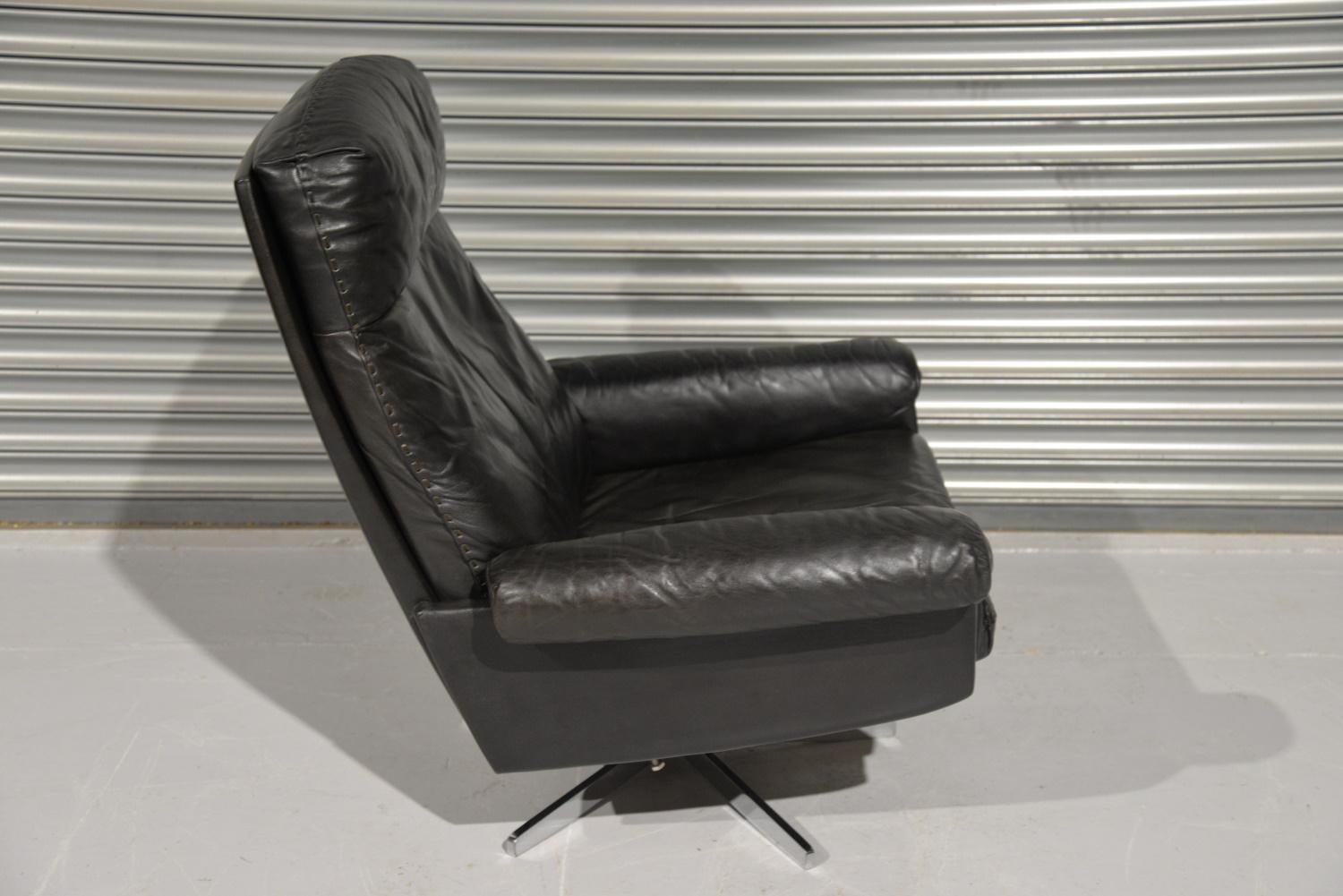 Vintage De Sede DS 31 High Back Leather Swivel Armchair with Ottoman, 1970s 2