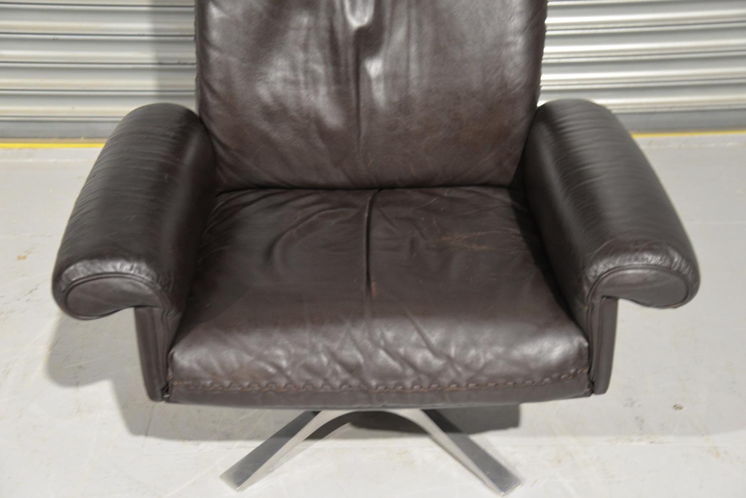 Vintage De Sede DS 31 High Back Leather Swivel Armchair with Ottoman, 1970s For Sale 7