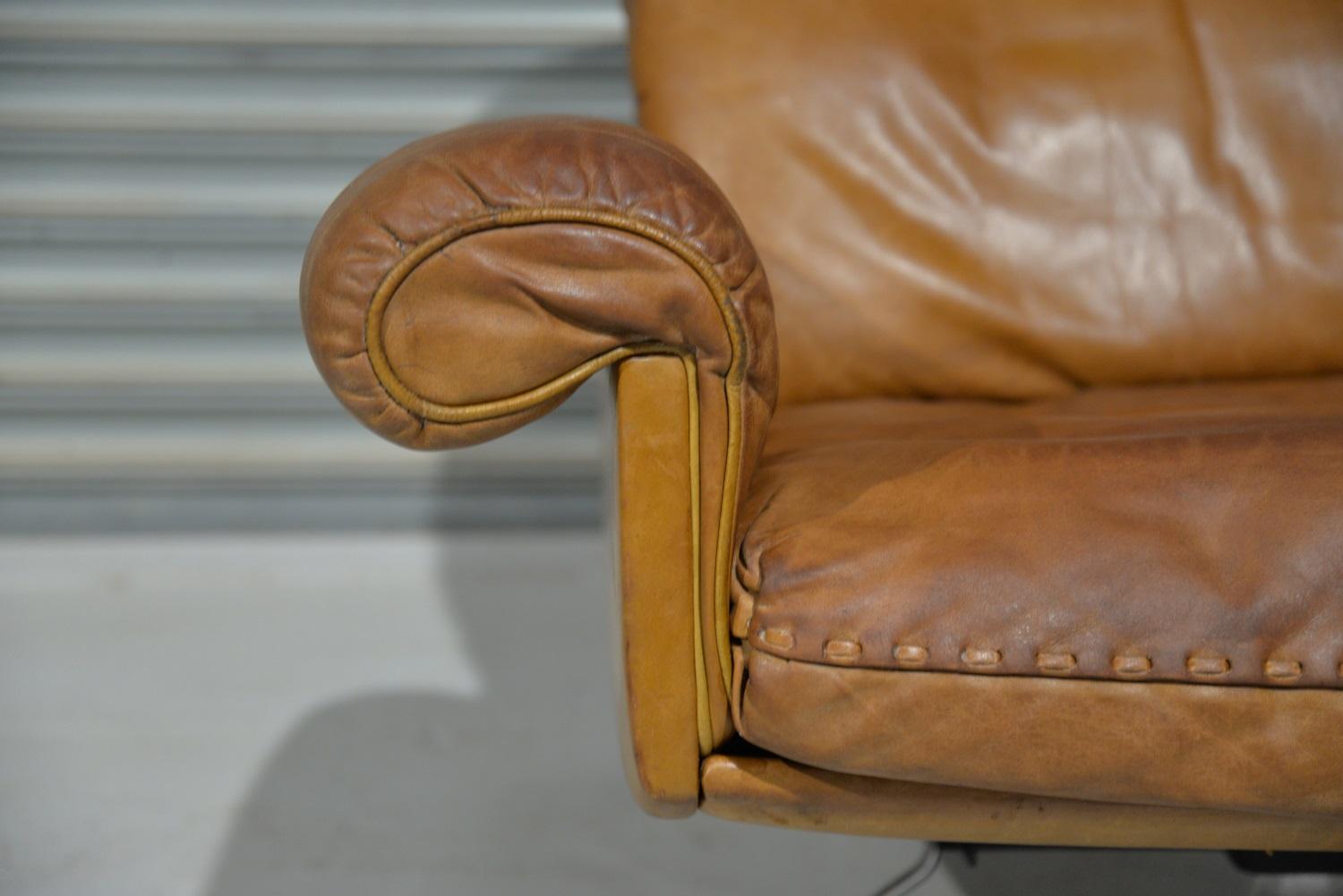 Vintage De Sede DS 31 Leather Swivel Armchair with Ottoman, Switzerland 1970s For Sale 8