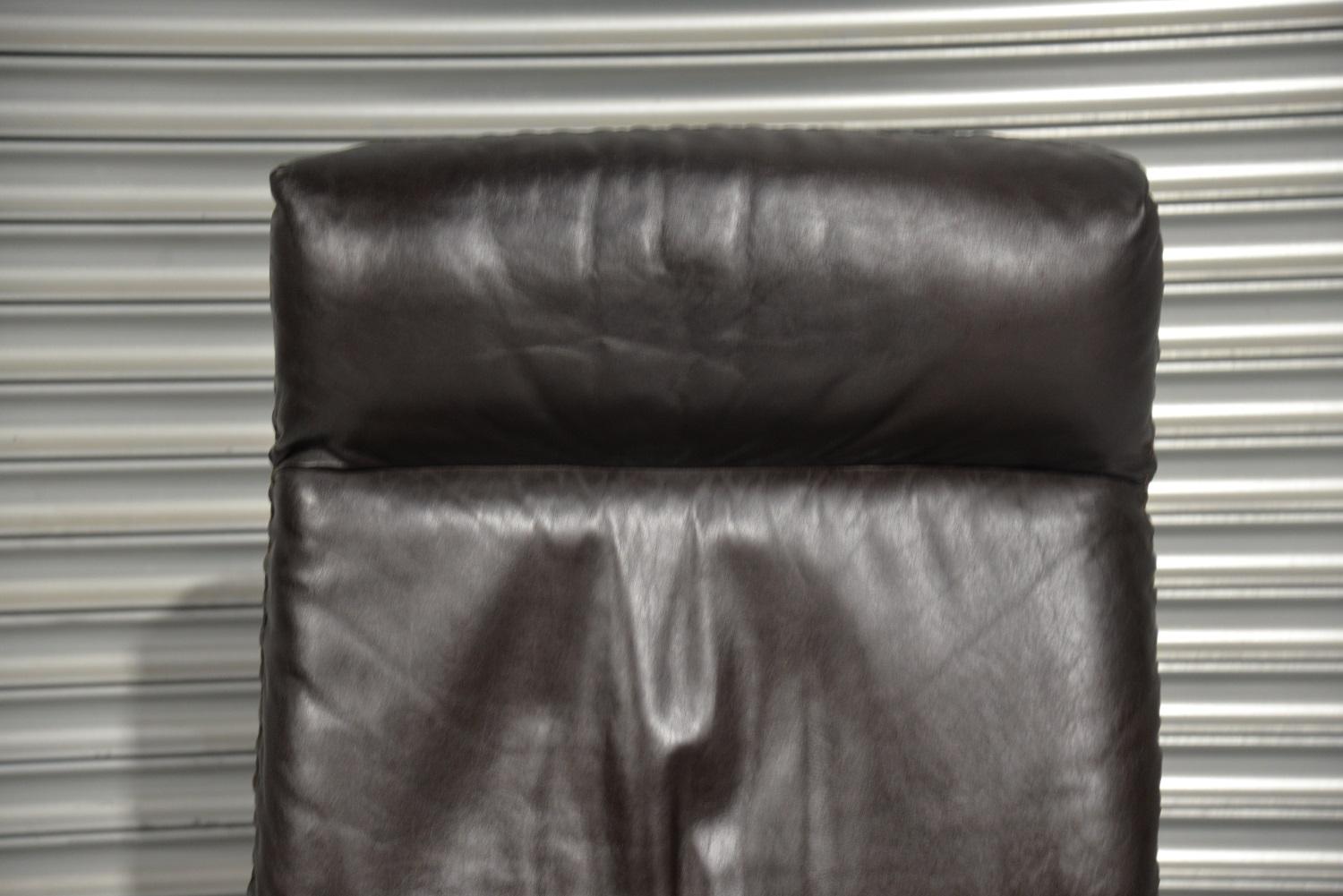 Vintage De Sede DS 31 High Back Leather Swivel Armchair with Ottoman, 1970s For Sale 9