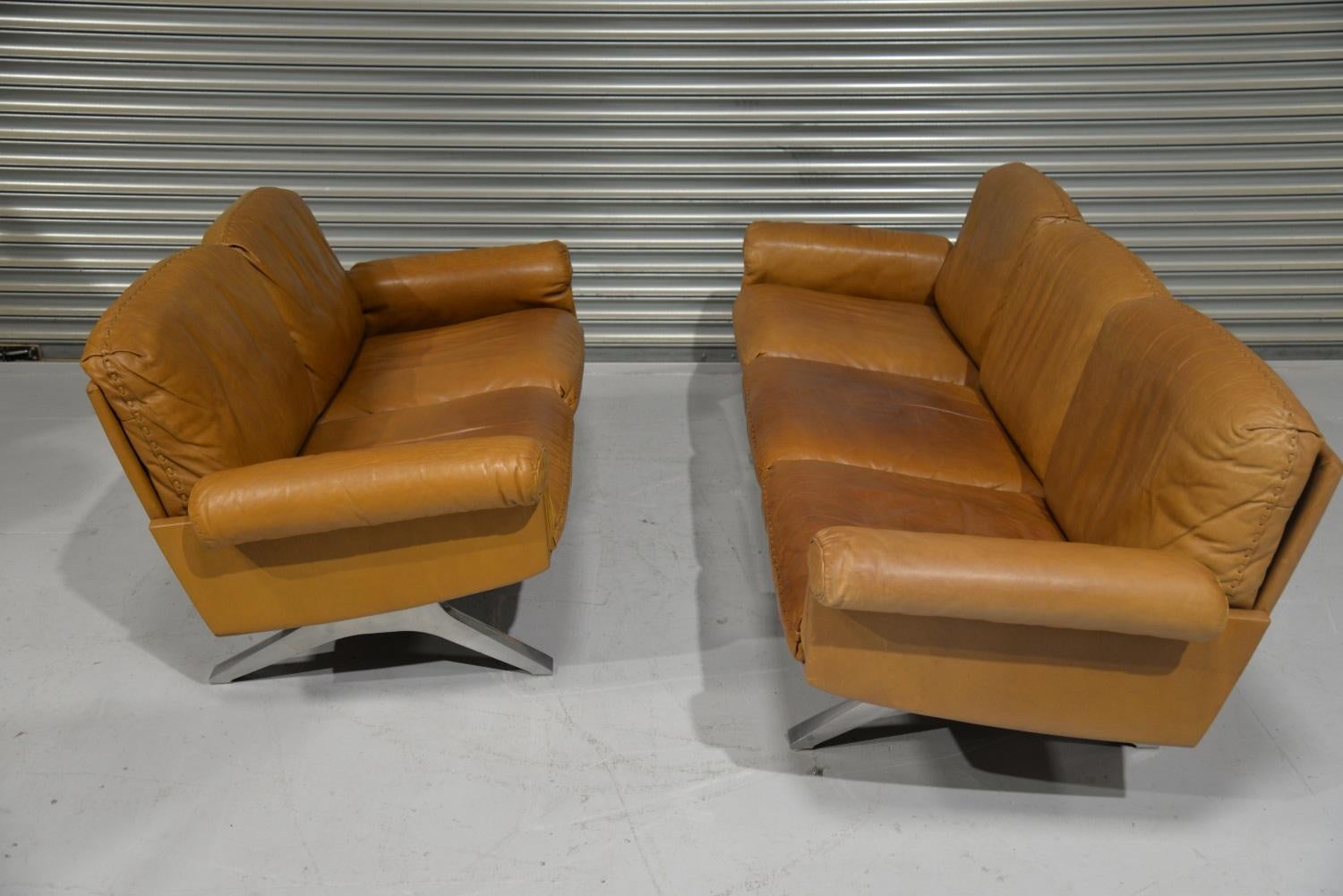 Mid-Century Modern Vintage De Sede DS 31 Leather Sofa and Loveseat, Switzerland 1970s For Sale