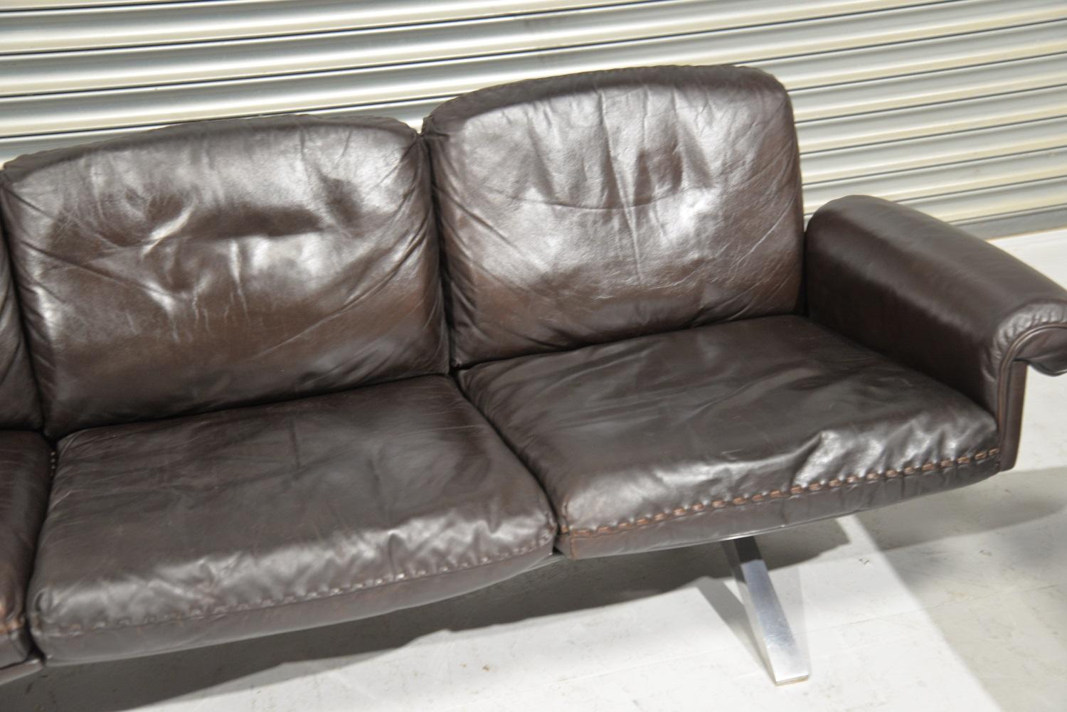 Vintage De Sede DS 31 Leather Sofa and Swivel Armchair, Switzerland, 1970s For Sale 5