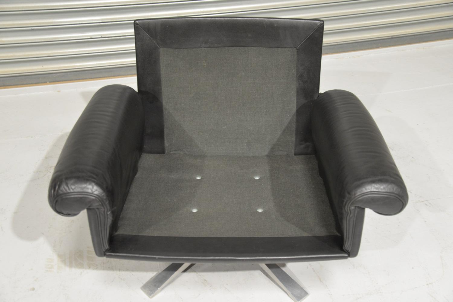 Vintage De Sede DS 31 Leather Sofa and Swivel Armchair, Switzerland, 1970s For Sale 12