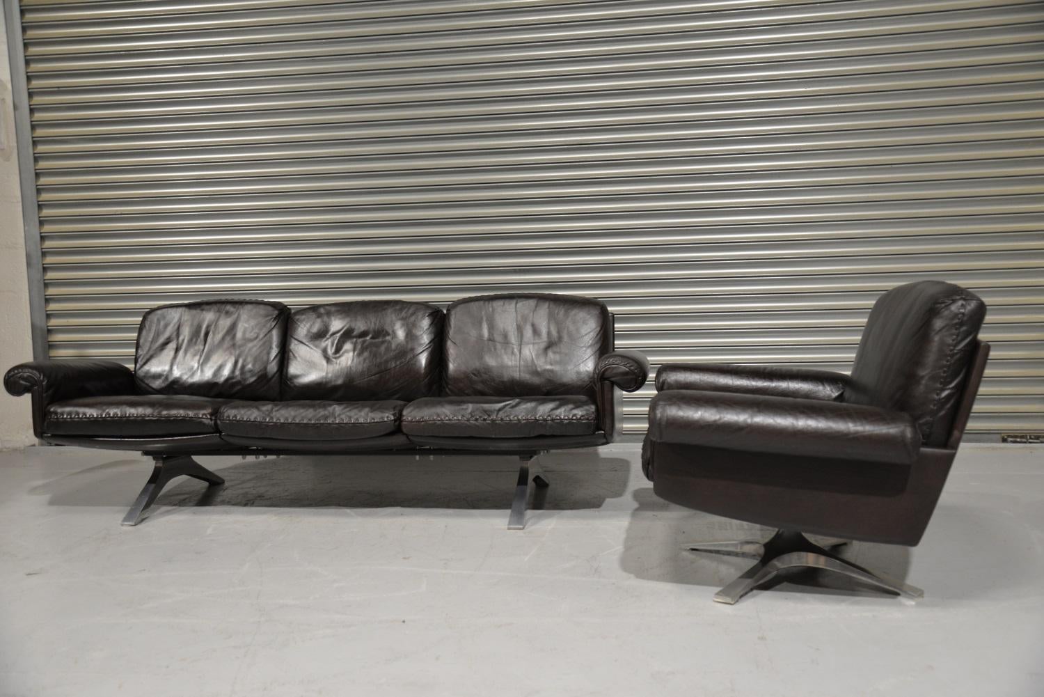 Mid-Century Modern Vintage De Sede DS 31 Leather Sofa and Swivel Armchair, Switzerland, 1970s For Sale