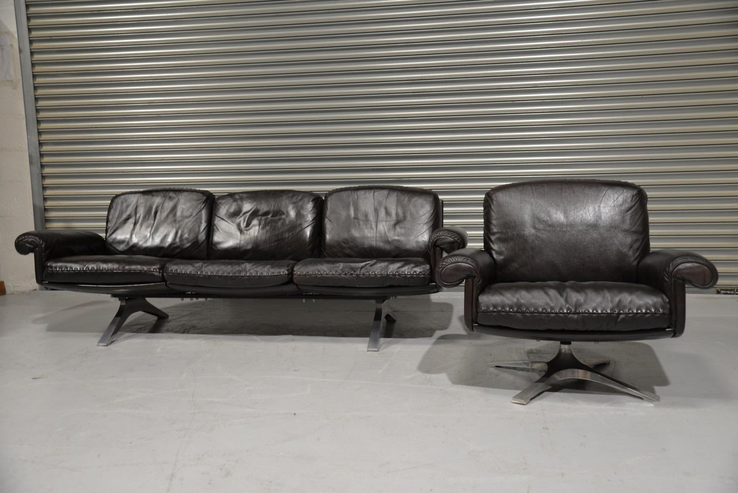 Swiss Vintage De Sede DS 31 Leather Sofa and Swivel Armchair, Switzerland, 1970s For Sale