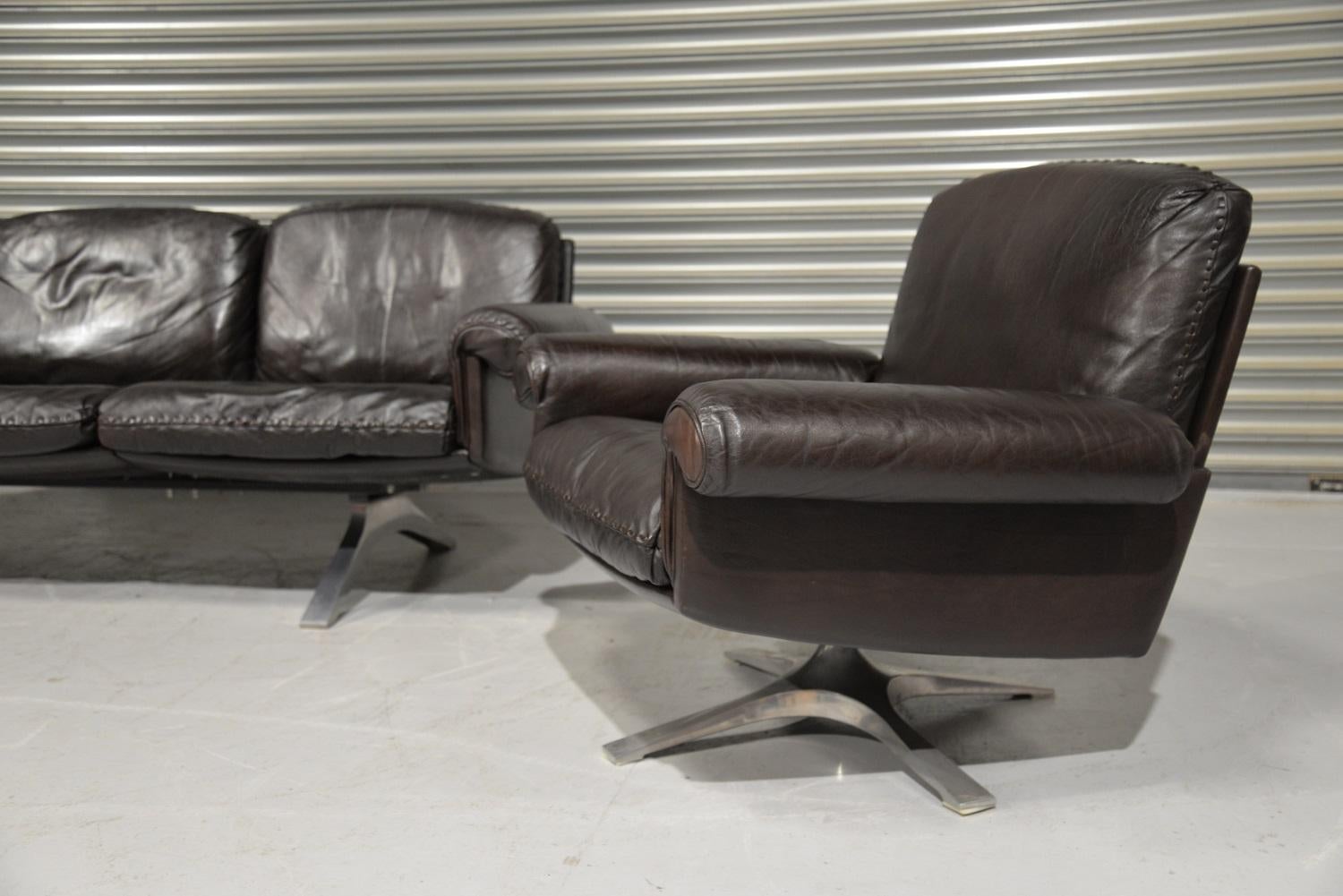 Late 20th Century Vintage De Sede DS 31 Leather Sofa and Swivel Armchair, Switzerland, 1970s For Sale