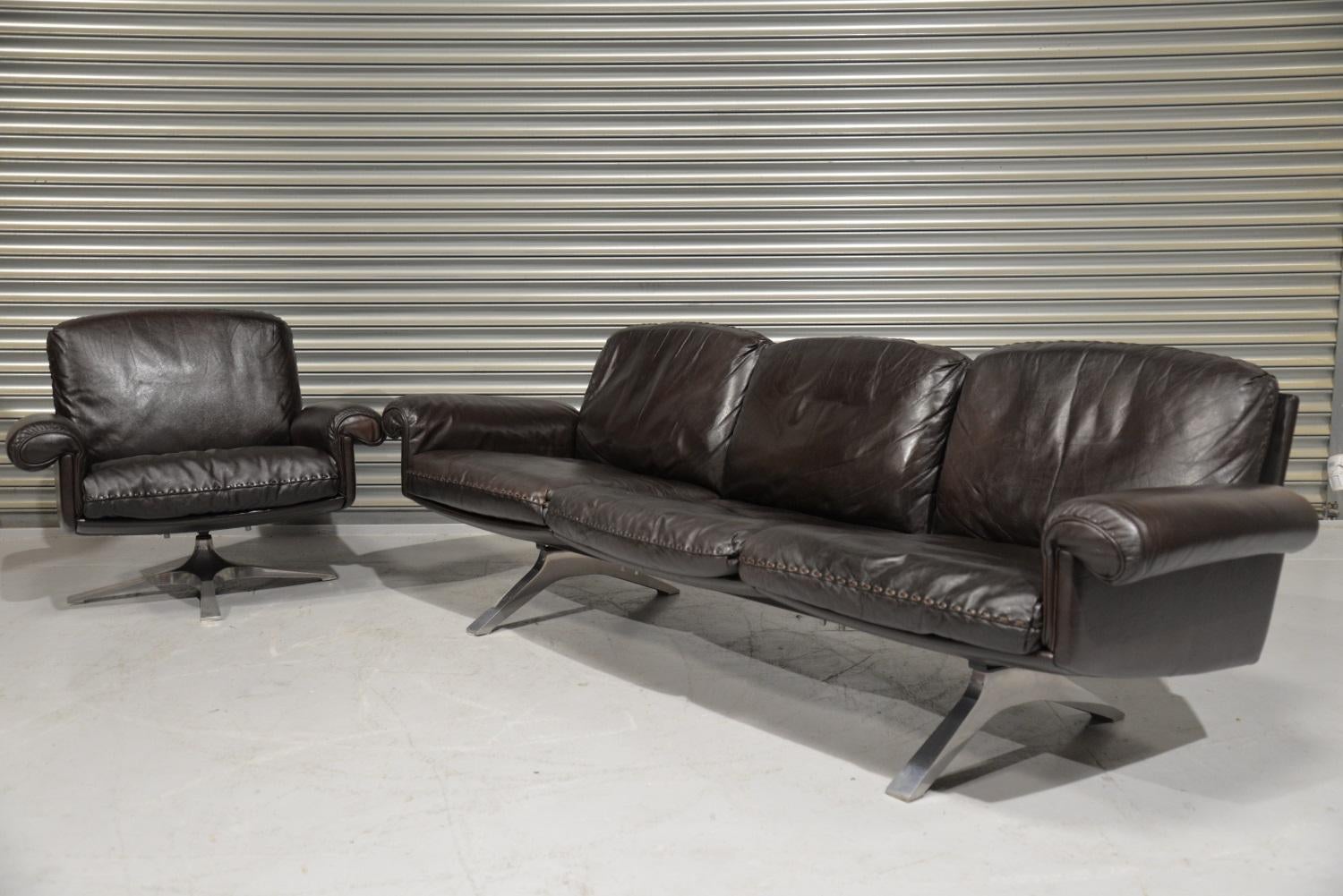 Chrome Vintage De Sede DS 31 Leather Sofa and Swivel Armchair, Switzerland, 1970s For Sale