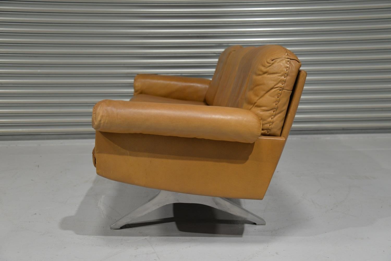 Vintage De Sede DS 31 Leather Sofa and Swivel Lounge Armchair, Switzerland 1970s 3
