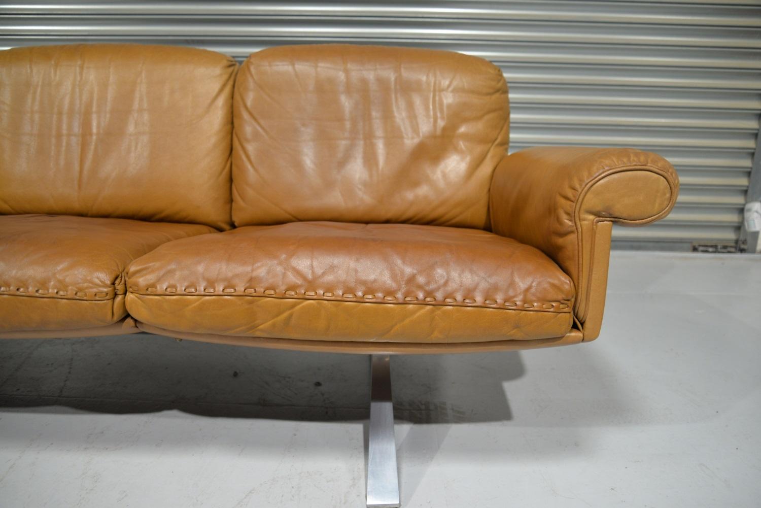 Vintage De Sede DS 31 Leather Sofa and Swivel Lounge Armchair, Switzerland 1970s 5