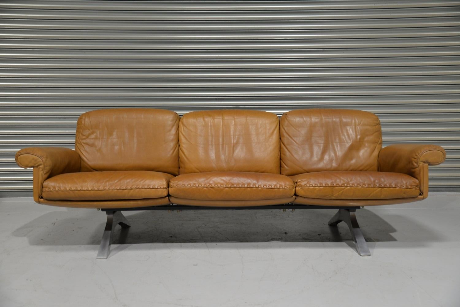 Aluminum Vintage De Sede DS 31 Leather Sofa and Swivel Lounge Armchair, Switzerland 1970s