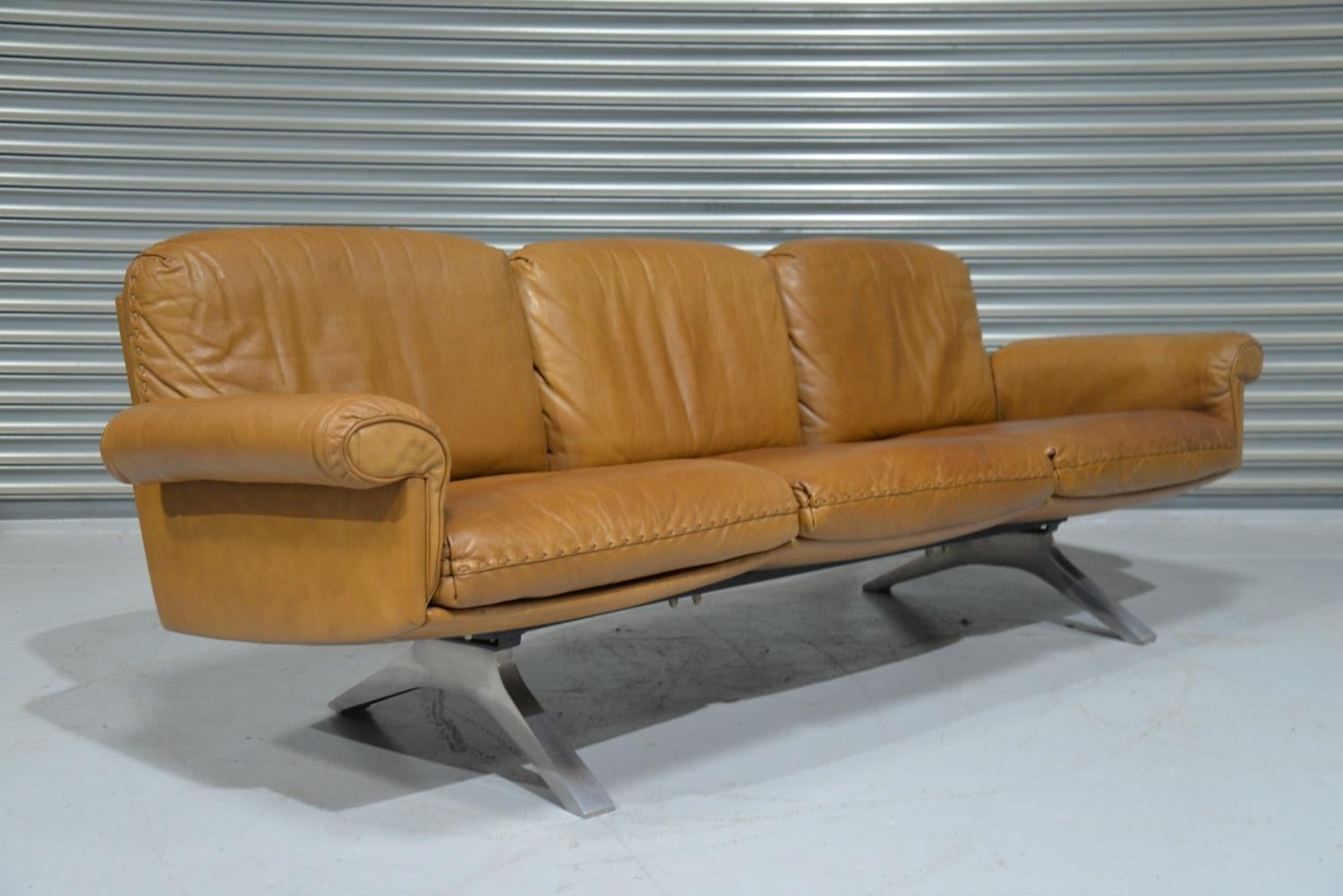 Vintage De Sede DS 31 Leather Sofa and Swivel Lounge Armchair, Switzerland 1970s 1