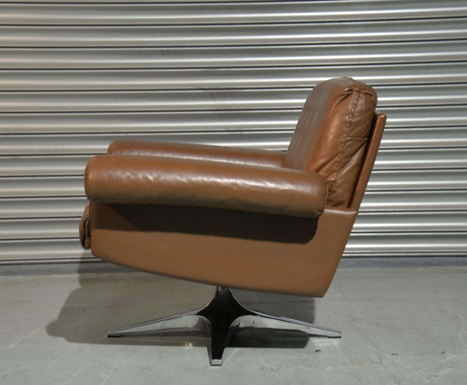 Mid-Century Modern Vintage De Sede DS 31 Leather Swivel Lounge Armchair, Switzerland, 1970s For Sale