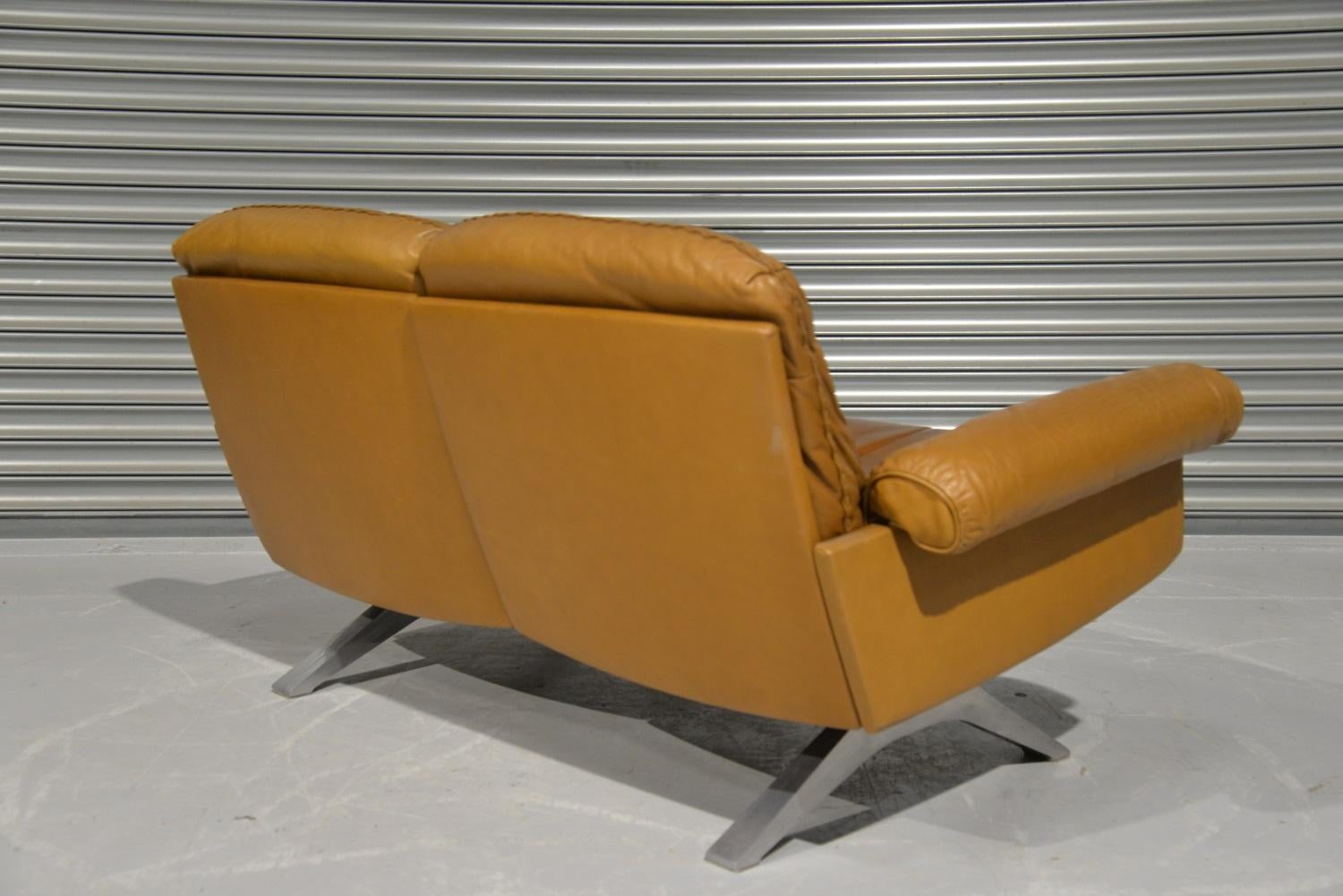 Vintage De Sede DS 31 Leather Two-Seat Sofa or Loveseat, Switzerland, 1970s For Sale 2