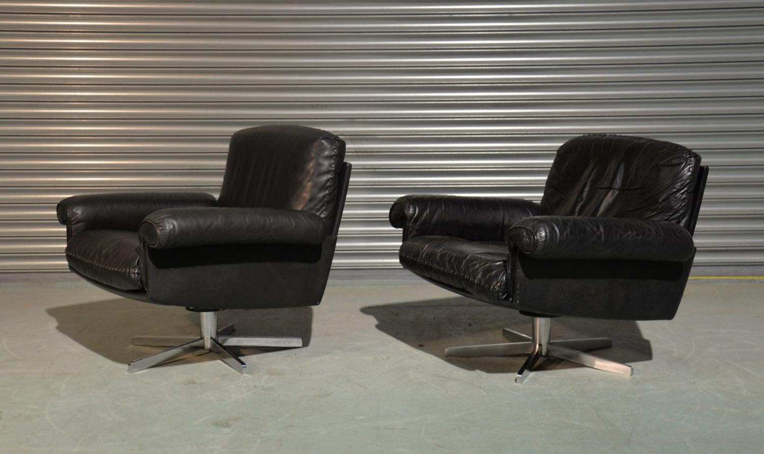 Late 20th Century Vintage De Sede DS 31 Lounge Swivel Armchairs and Ottoman, Switzerland, 1970s