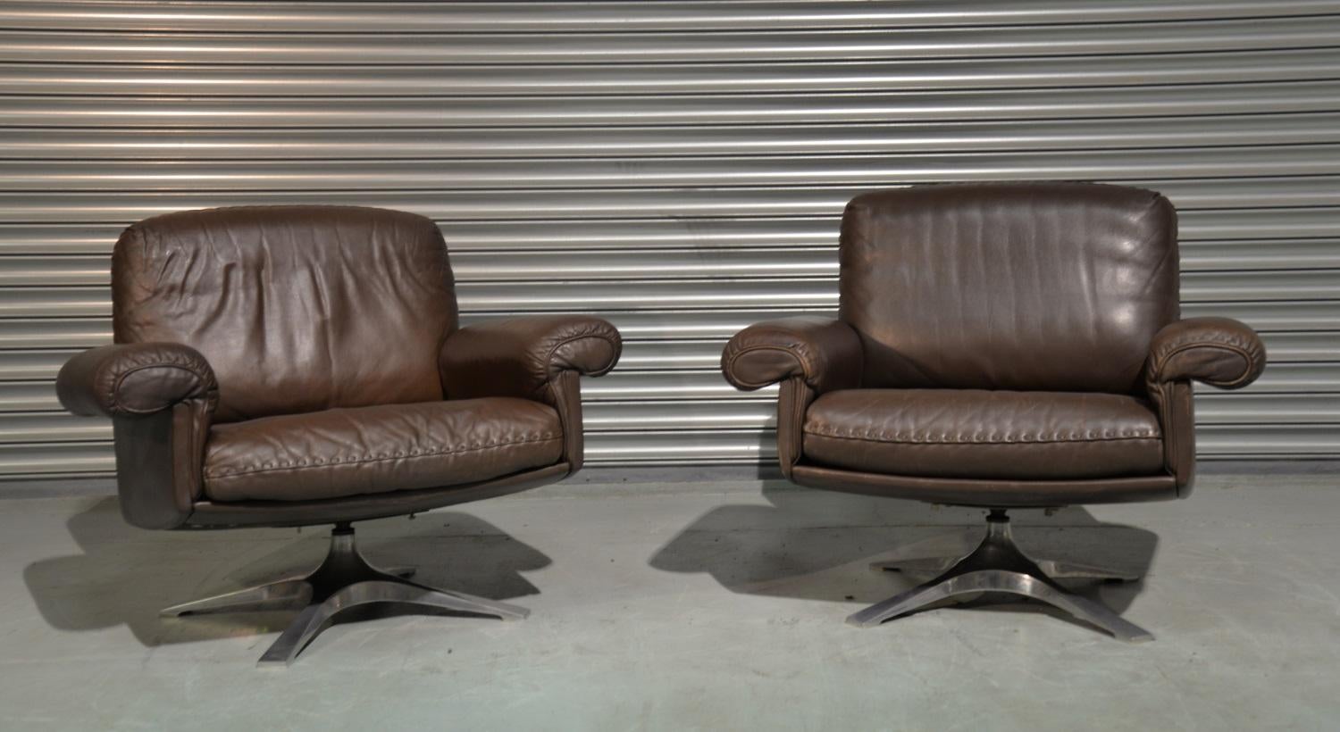 Discounted airfreight for our US and International Customers ( from 2 weeks door to door)

We are delighted to bring to you a pair of vintage 1970s de Sede DS 31 lounge armchairs in soft brown aniline leather with superb whipstitch edge detail.