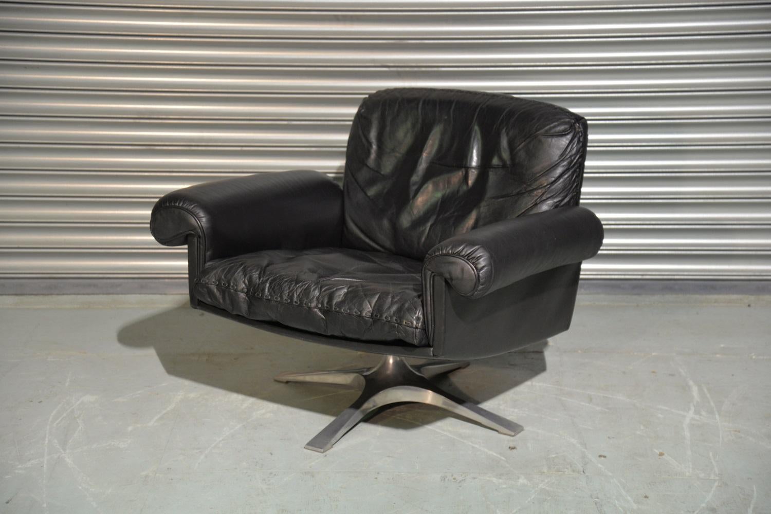 Discounted airfreight for our US and International customers ( from 2 weeks door to door)

We are delighted to bring to you a vintage 1970`s De Sede DS 31 lounge armchair in stunning black aniline leather with superb whipstitch edge detail. This