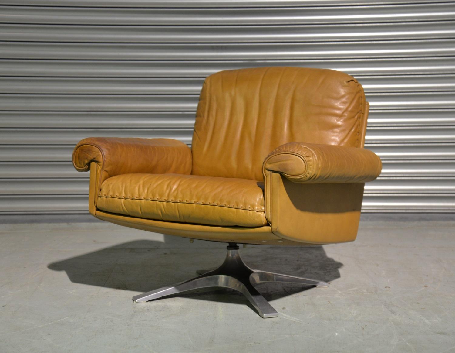 Discounted airfreight for our US Continent and International customers ( from 2 weeks door to door) 

We are delighted to bring to you a vintage 1970`s De Sede DS 31 swivel lounge armchair in soft cognac aniline leather with superb whipstitch edge