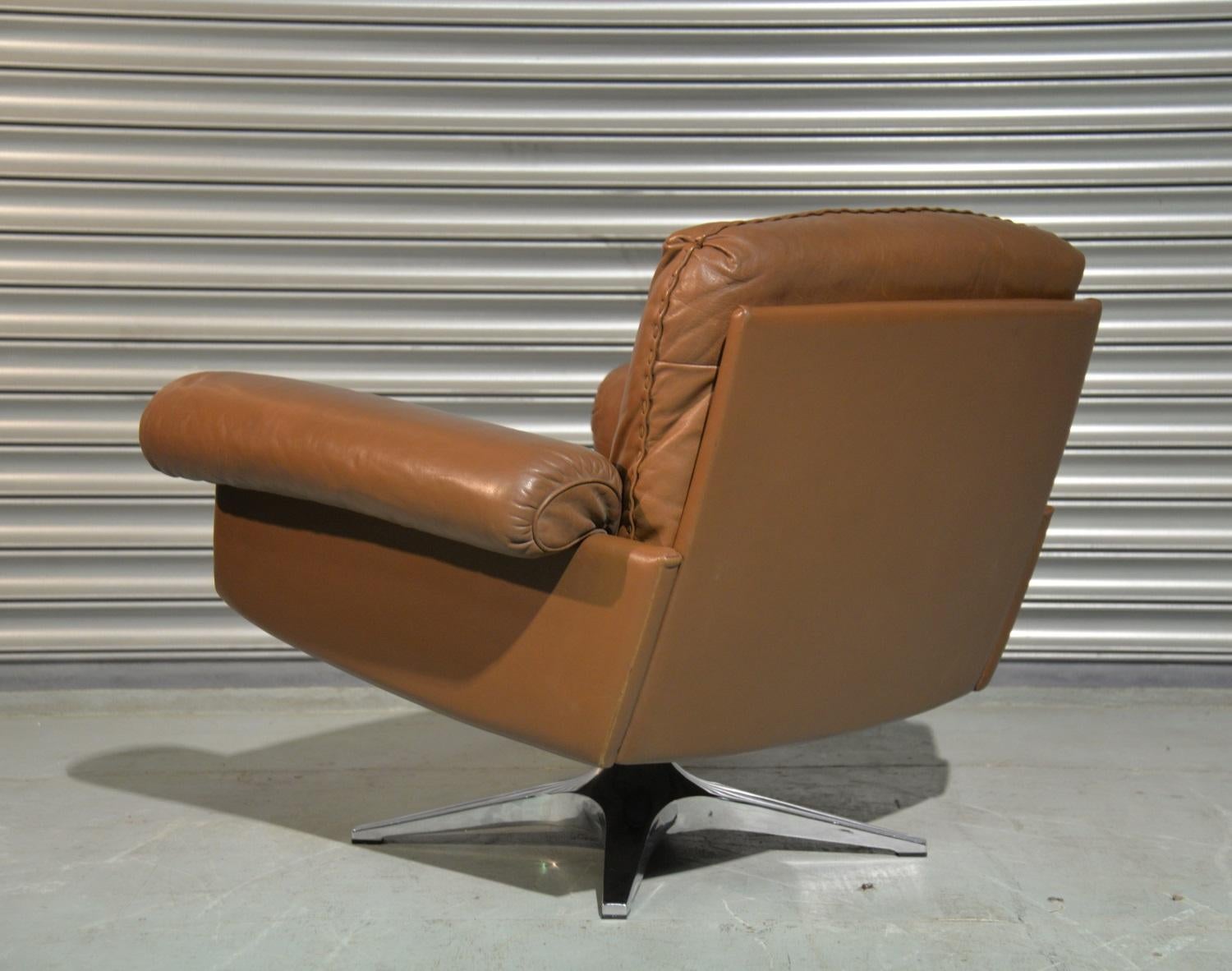 Mid-Century Modern Vintage De Sede DS 31 Leather Swivel Lounge Armchair, Switzerland 1970s For Sale
