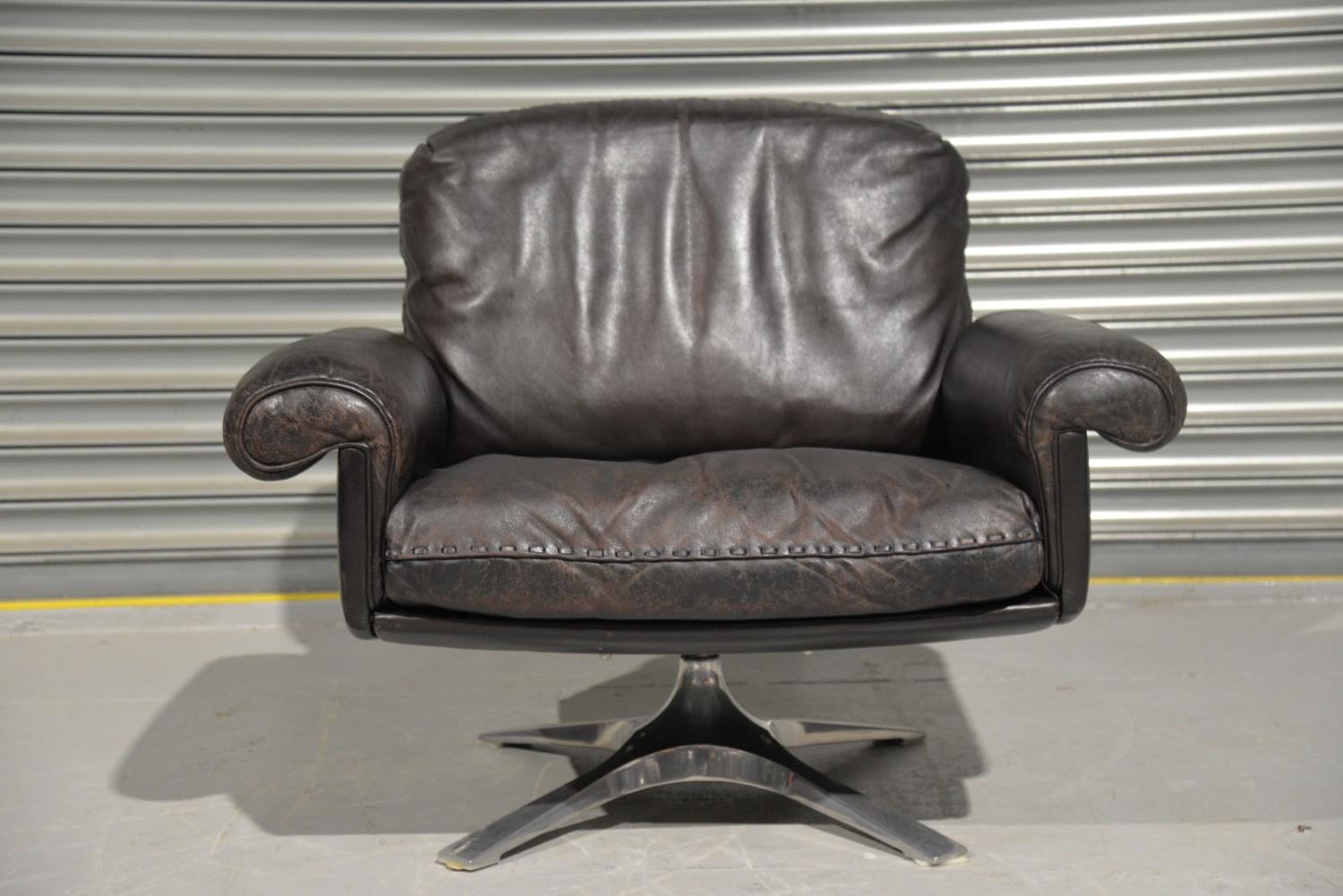 Late 20th Century Vintage De Sede DS 31 Swivel Lounge Armchair and Ottoman, Switzerland 1970s