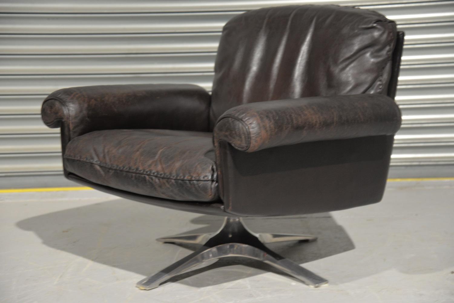 Leather Vintage De Sede DS 31 Swivel Lounge Armchair and Ottoman, Switzerland 1970s
