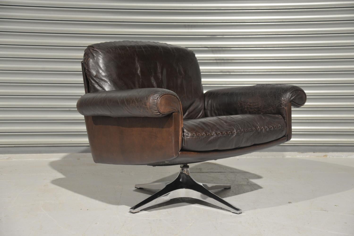 Vintage De Sede DS 31 Swivel Lounge Armchair and Ottoman, Switzerland, 1970s For Sale 2