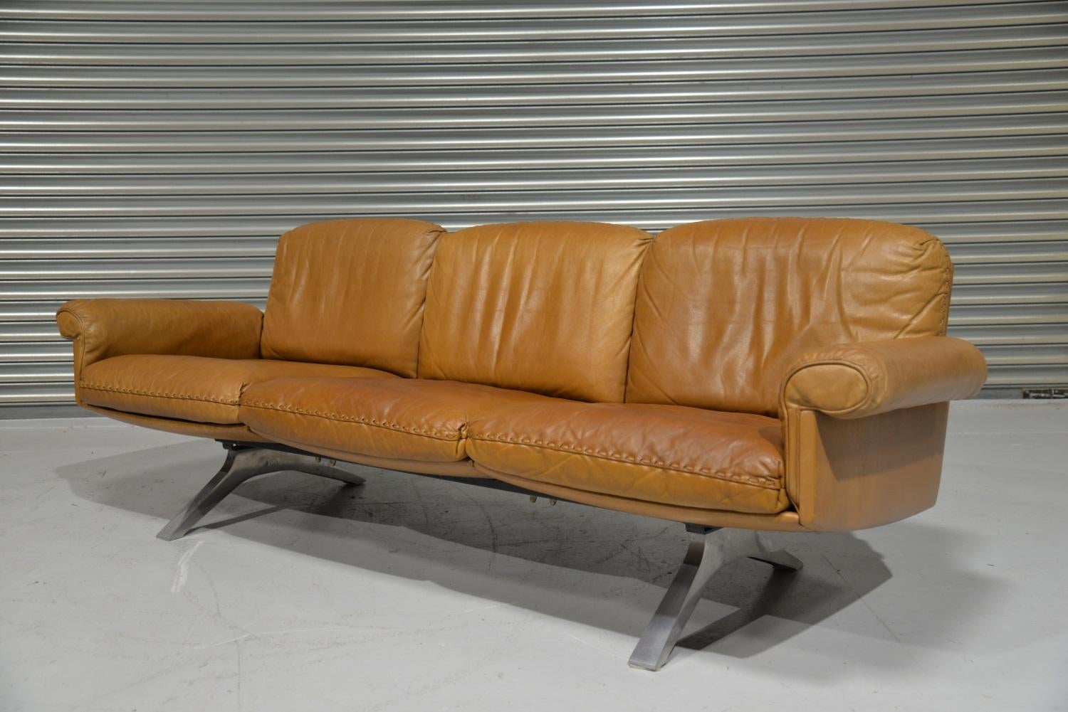 Vintage De Sede DS 31 Leather Three-Seat Sofa, Switzerland 1970s For Sale 4
