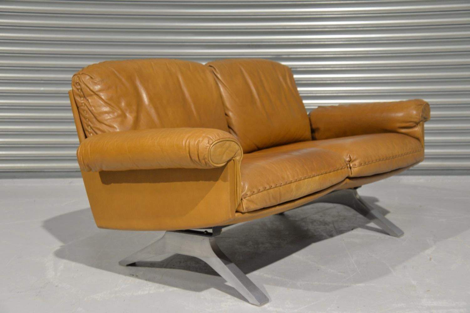Vintage De Sede DS 31 Leather Two-Seat Sofa Loveseat, Switzerland 1970s 2