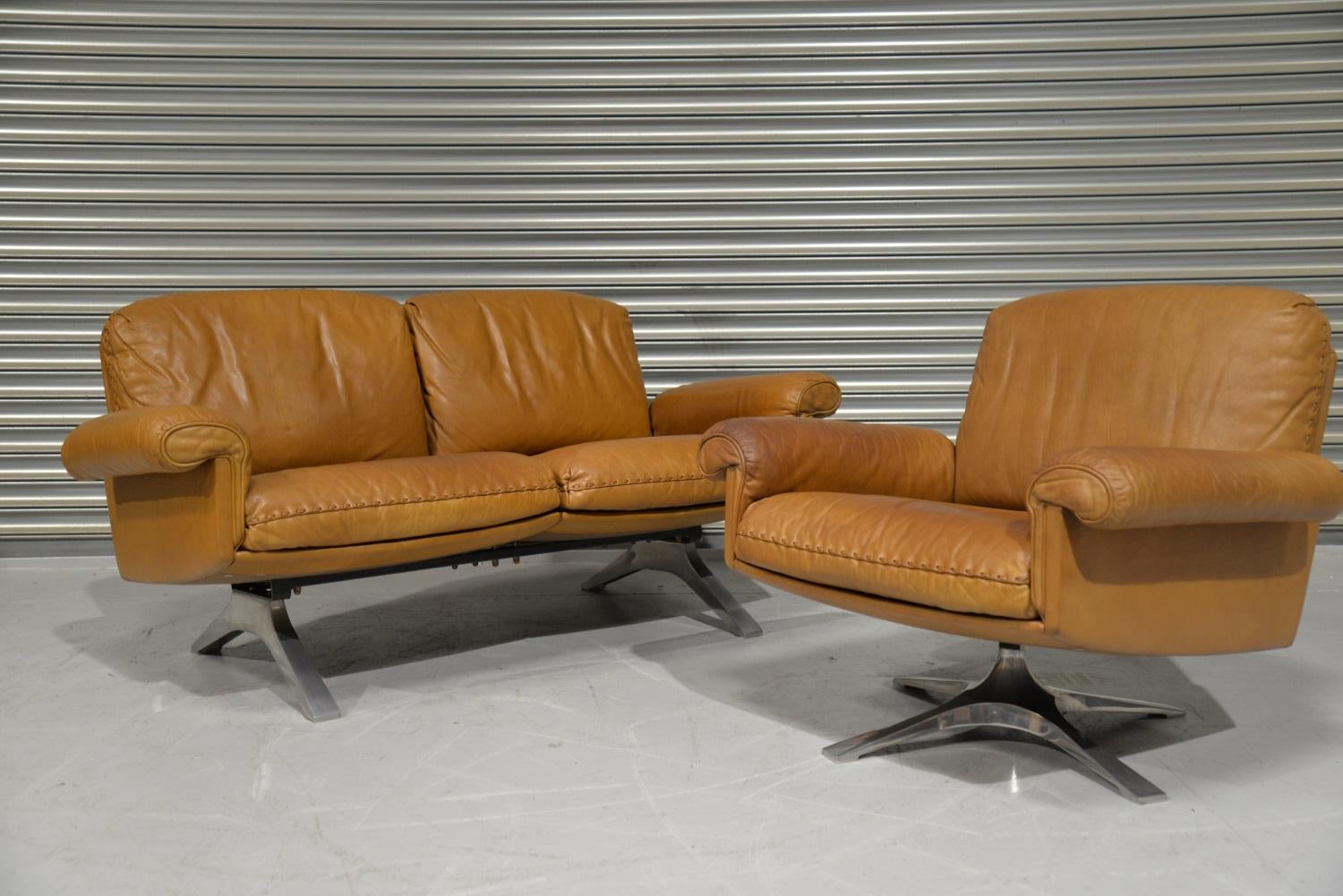 Aluminum Vintage De Sede Ds 31 Two-Seat Sofa with Swivel Armchair, Switzerland, 1970s