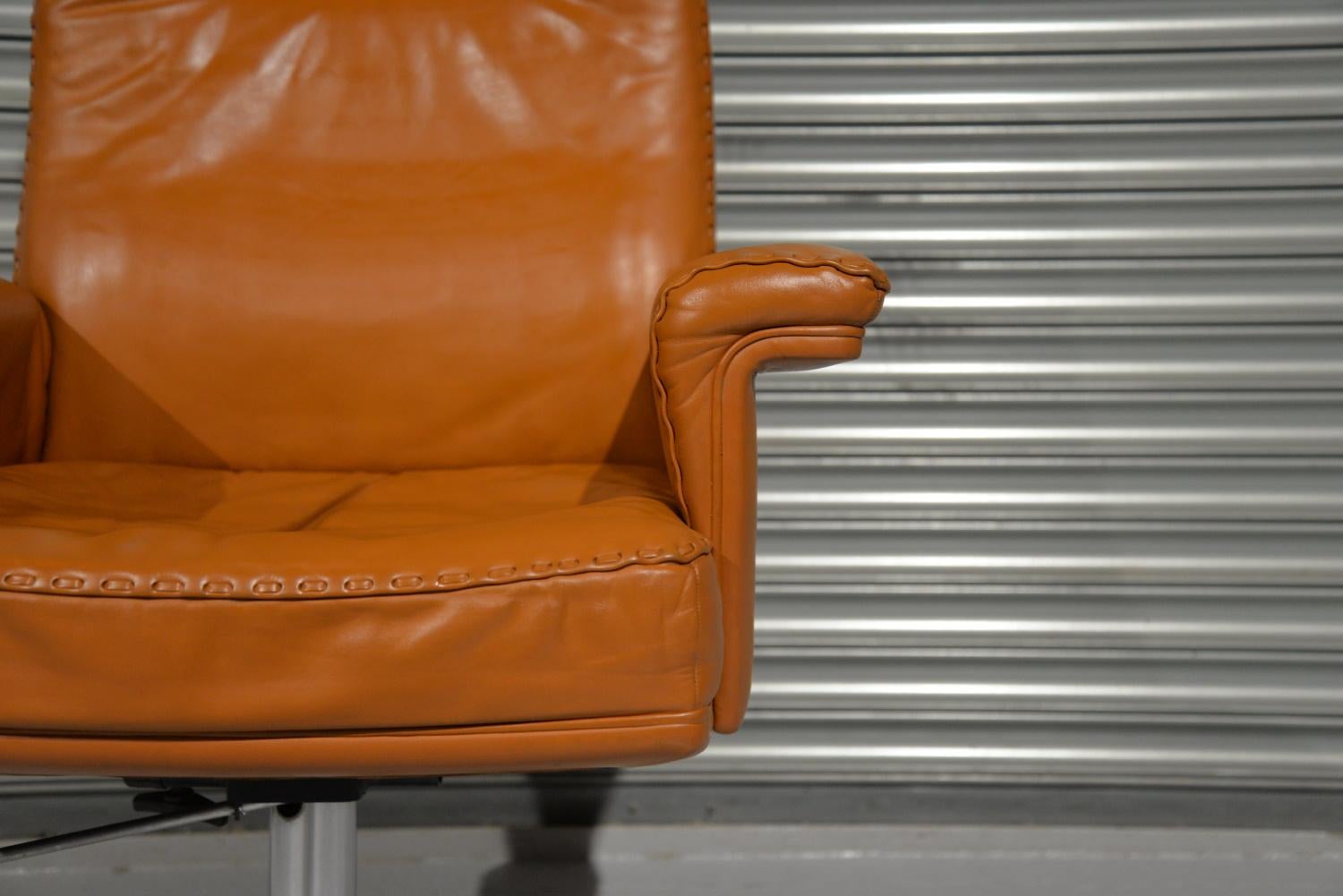 Vintage De Sede DS 35 Executive Swivel Armchair on Castors, Switzerland, 1960s For Sale 2