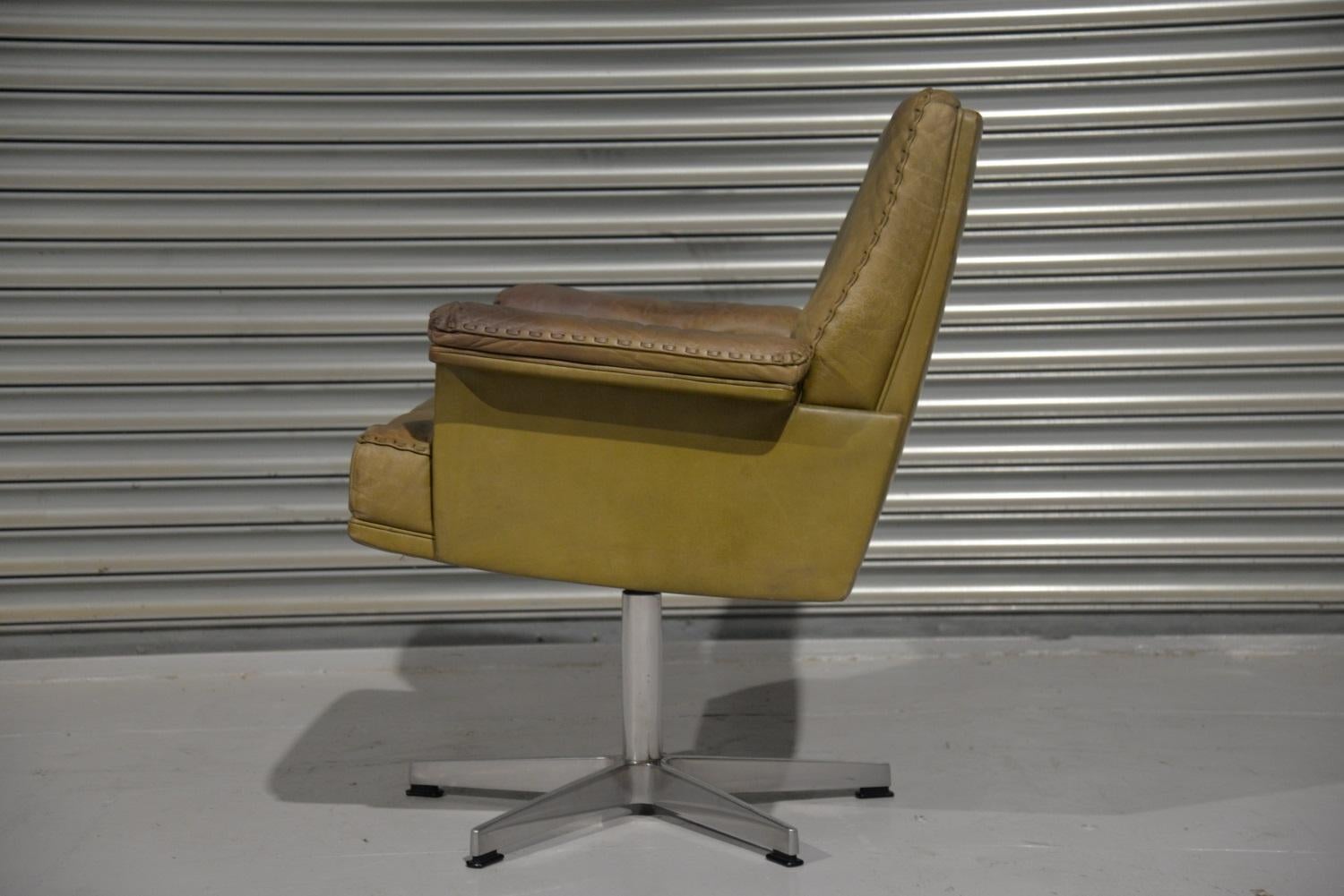 Mid-Century Modern Vintage De Sede DS 35 Executive Swivel Desk Armchair, Switzerland 1960s For Sale