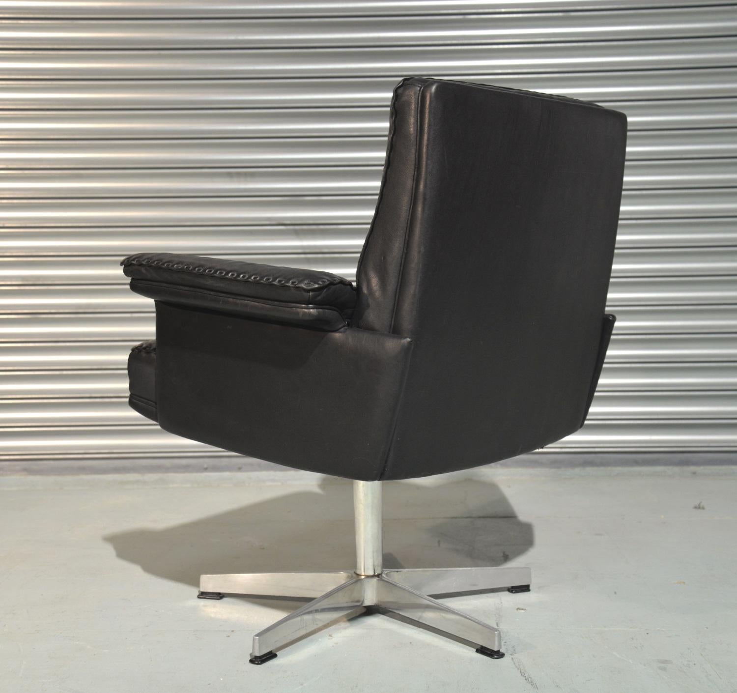 Swiss Vintage De Sede DS 35 Executive Swivel Desk Armchair, 1960s For Sale