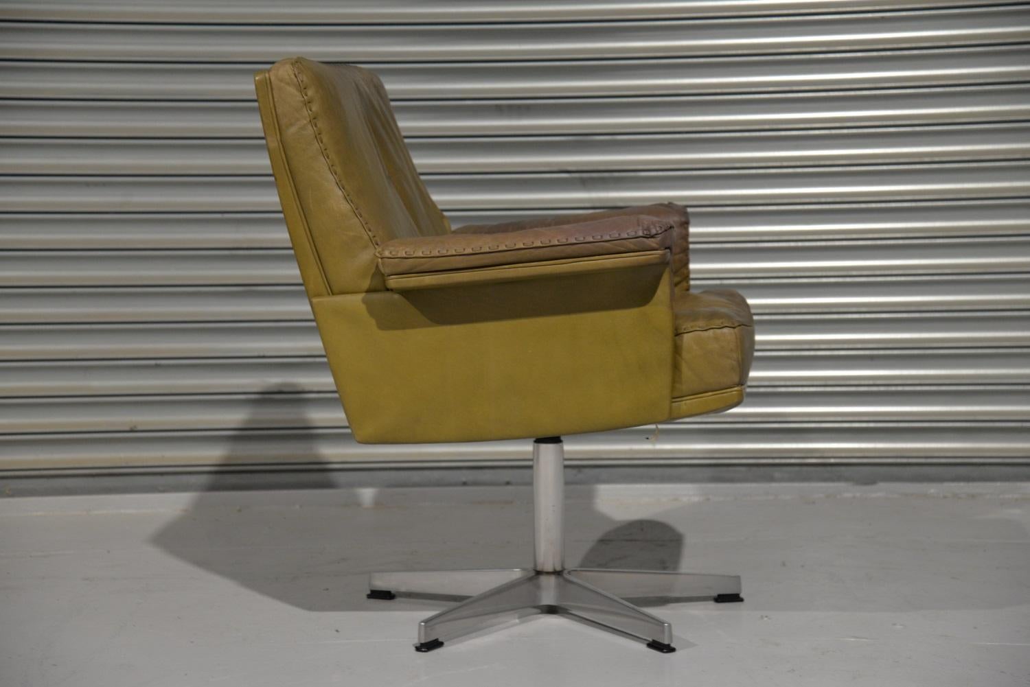 Aluminum Vintage De Sede DS 35 Executive Swivel Desk Armchair, Switzerland 1960s For Sale