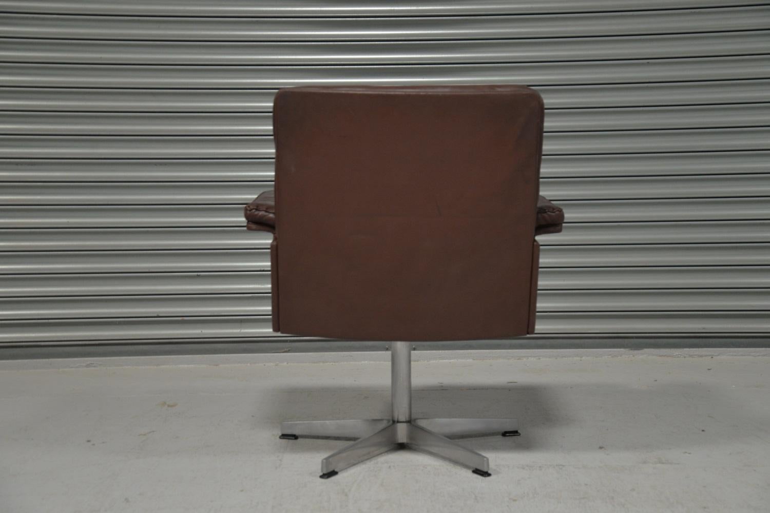Swiss Vintage De Sede DS 35 Executive Swivel Desk Armchair, Switzerland, 1960s For Sale