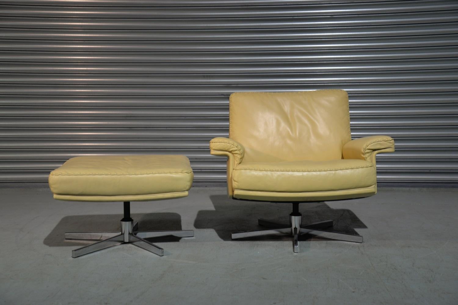 Vintage De Sede DS 35 Executive Swivel Armchairs with Ottomans, Switzerland 1970s For Sale 7