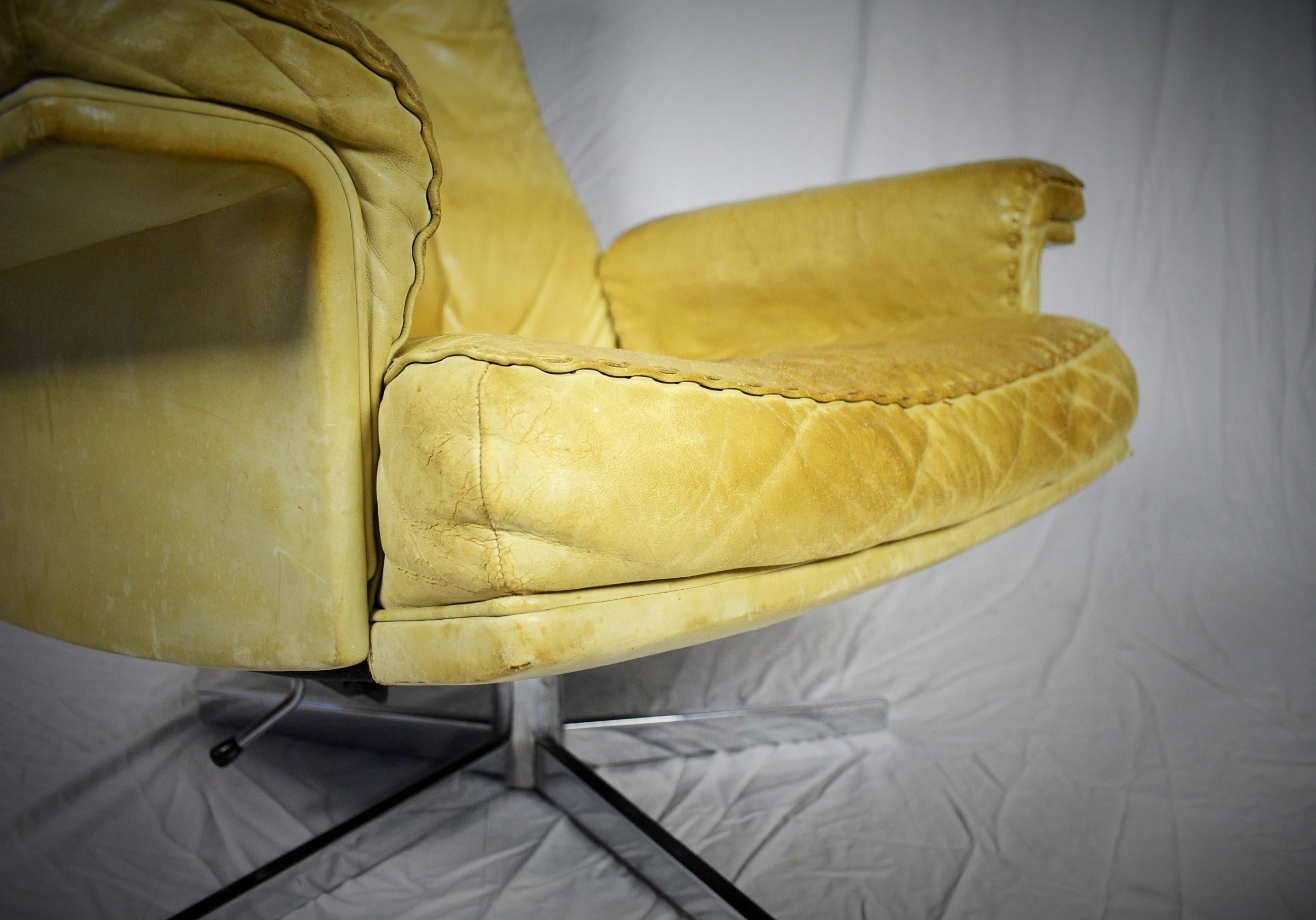 Vintage De Sede DS 35 Leather Swivel Armchair, Switzerland, 1969s In Good Condition For Sale In Praha, CZ