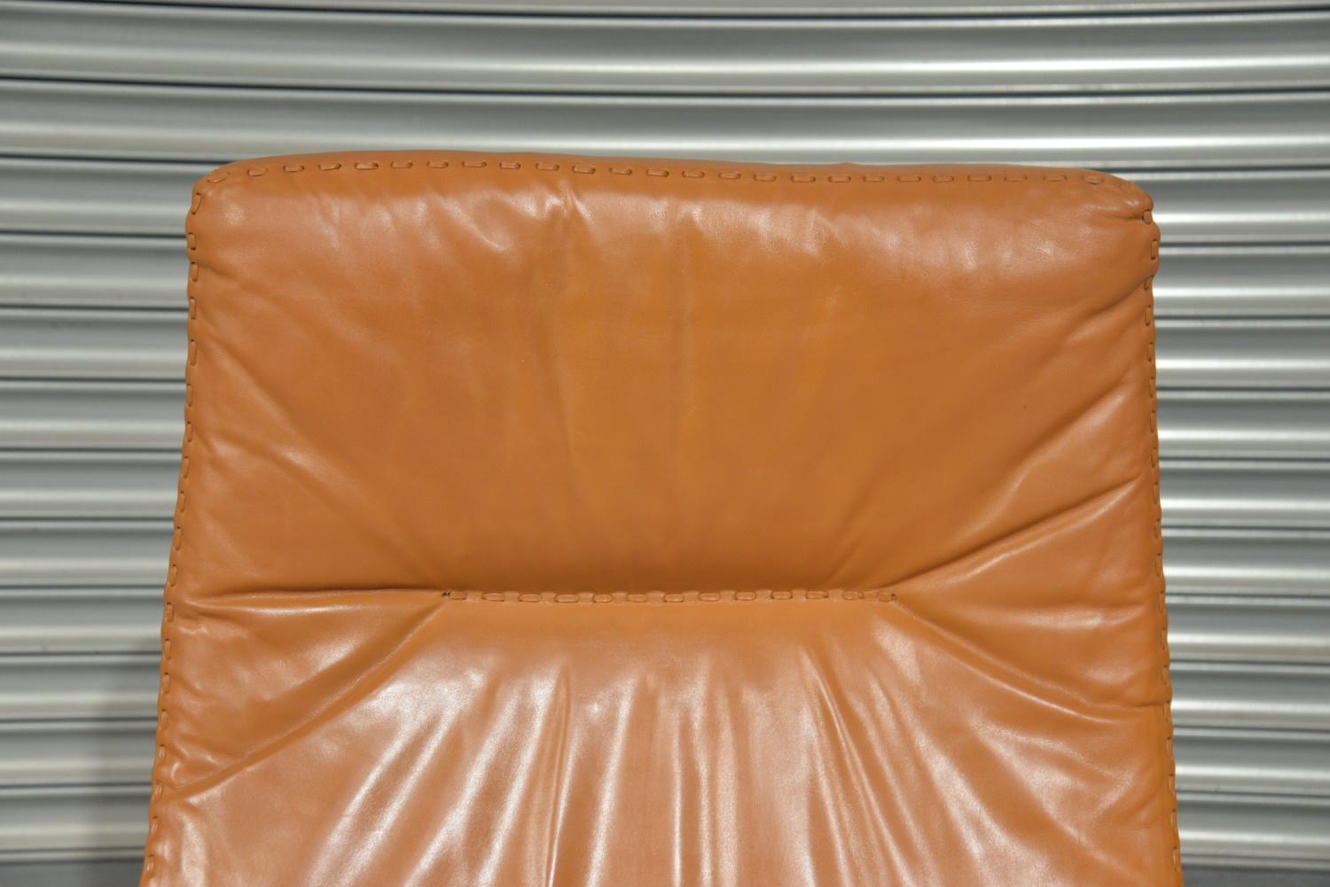 Vintage De Sede DS 35 Leather Swivel Armchair with Ottoman, Switzerland, 1970s For Sale 11