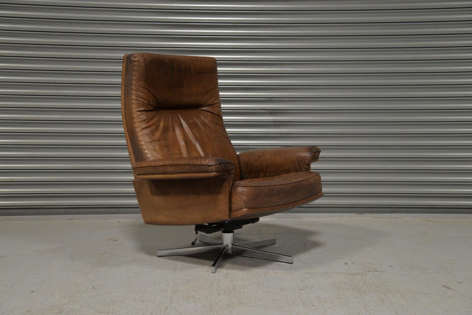 Vintage De Sede DS 35 Leather Swivel Armchair with Ottoman, Switzerland, 1970s In Good Condition For Sale In Fen Drayton, Cambridgeshire