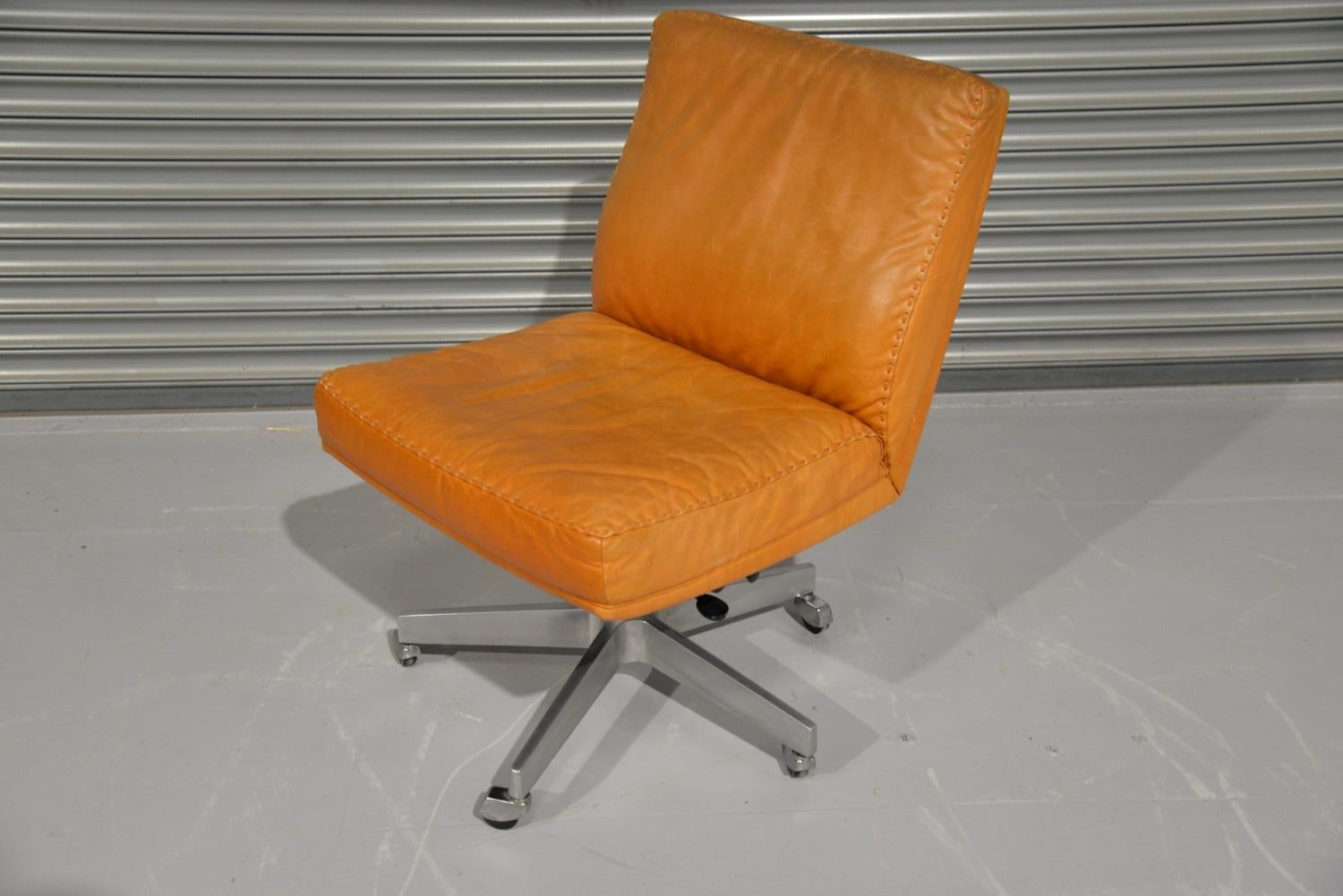 Vintage De Sede DS 35 Leather Swivel Office Chair on castors, Switzerland 1960s 5