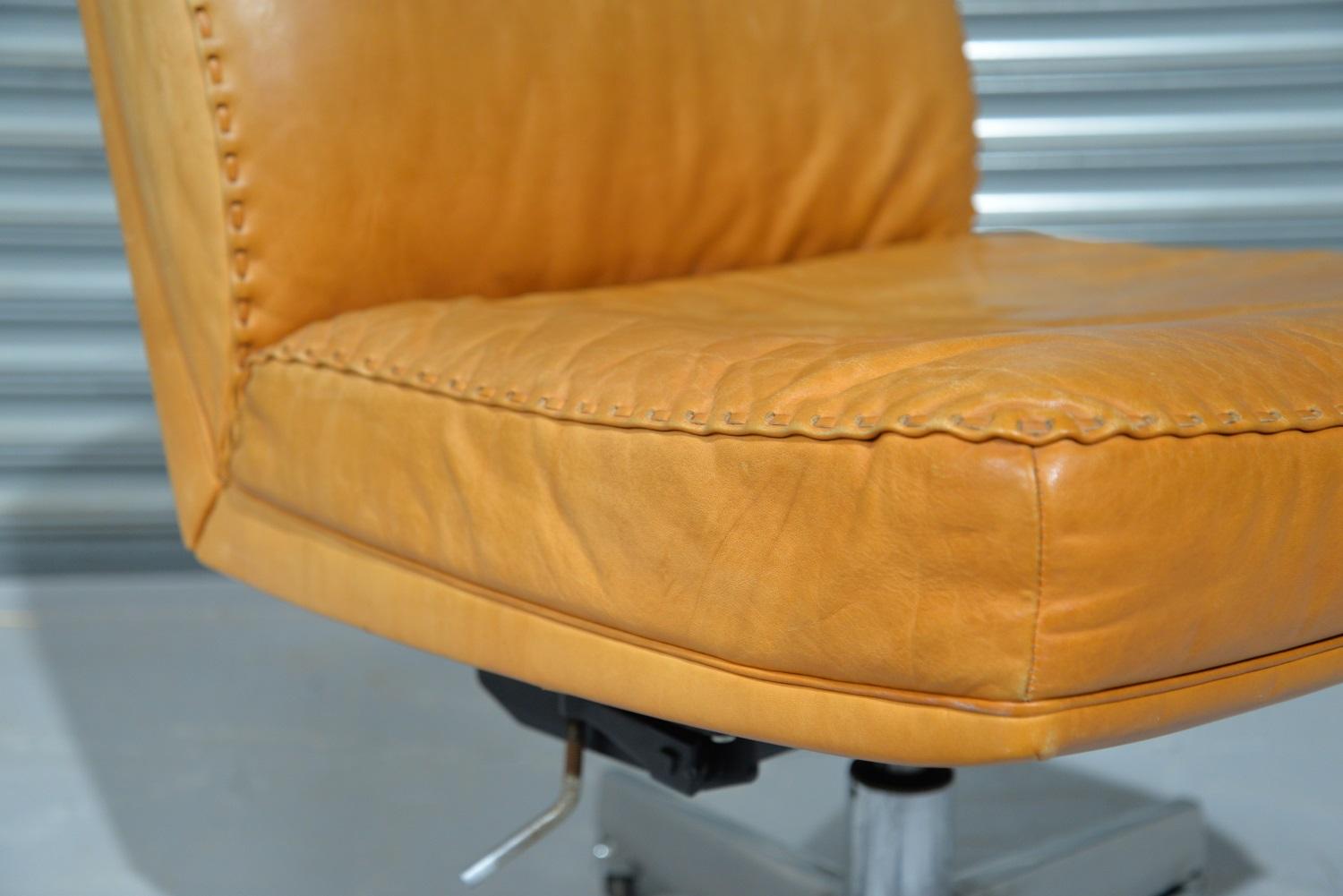 Vintage De Sede DS 35 Leather Swivel Office Chair on castors, Switzerland 1960s 9