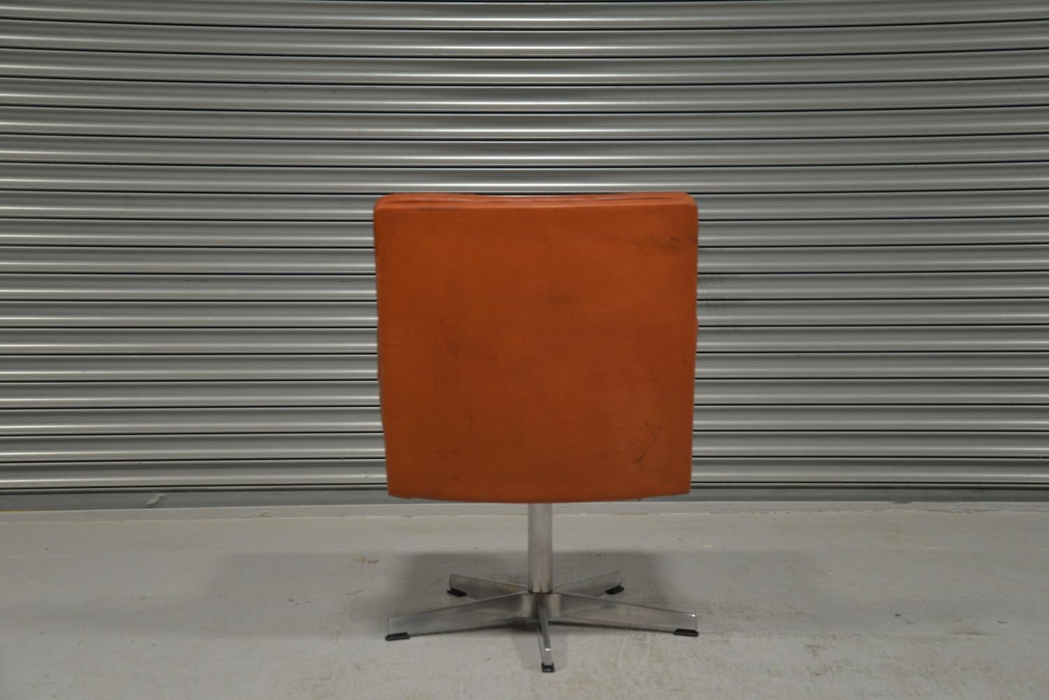 Swiss Vintage De Sede DS 35 Leather Swivel Office Chair, Switzerland, 1960s