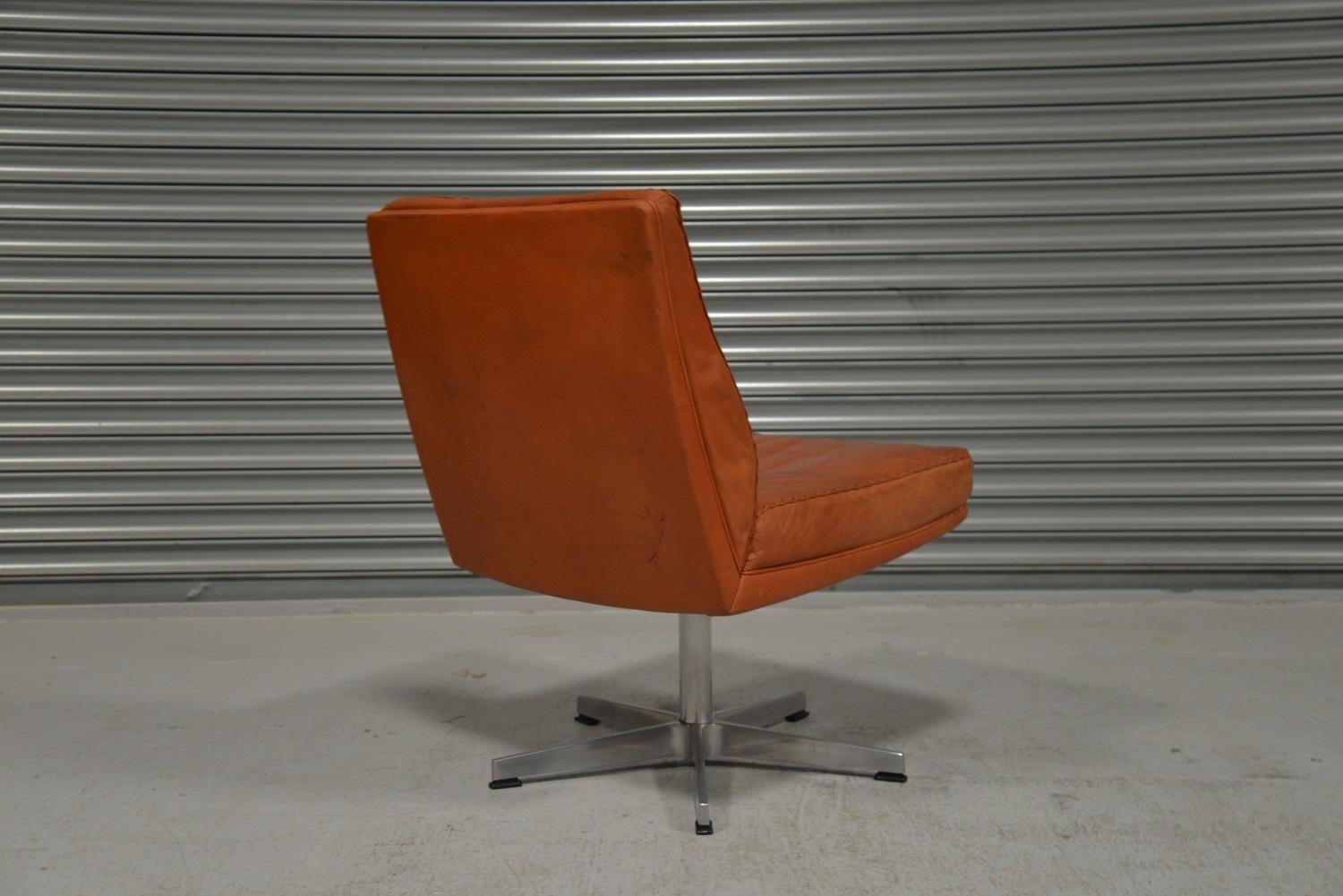 Vintage De Sede DS 35 Leather Swivel Office Chair, Switzerland, 1960s In Good Condition In Fen Drayton, Cambridgeshire