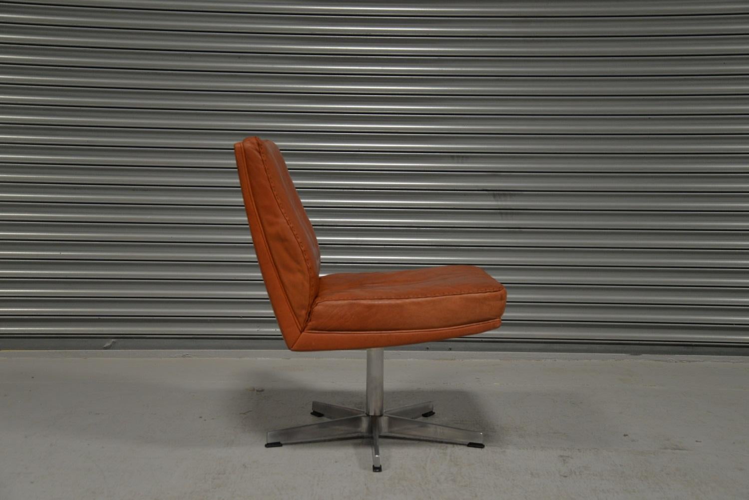 Mid-20th Century Vintage De Sede DS 35 Leather Swivel Office Chair, Switzerland, 1960s