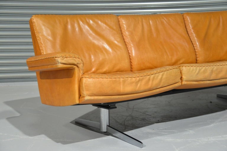 Vintage De Sede DS 35 Leather Three-Seat Sofa, Switzerland, 1960s For Sale 5