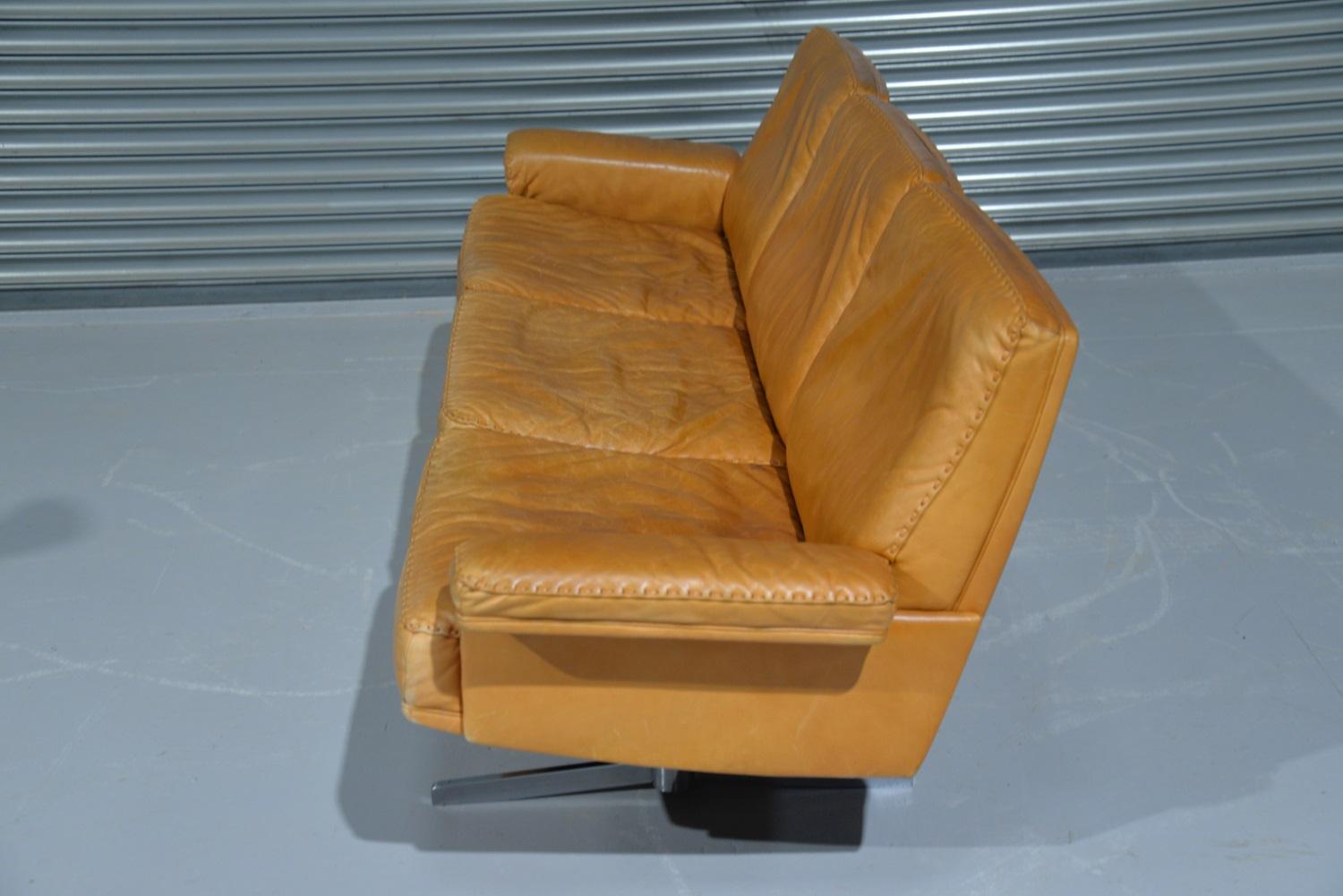 Swiss Vintage De Sede DS 35 Leather Three-Seat Sofa, Switzerland, 1960s For Sale