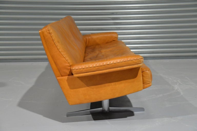 Vintage De Sede DS 35 Leather Three-Seat Sofa, Switzerland, 1960s For Sale 2