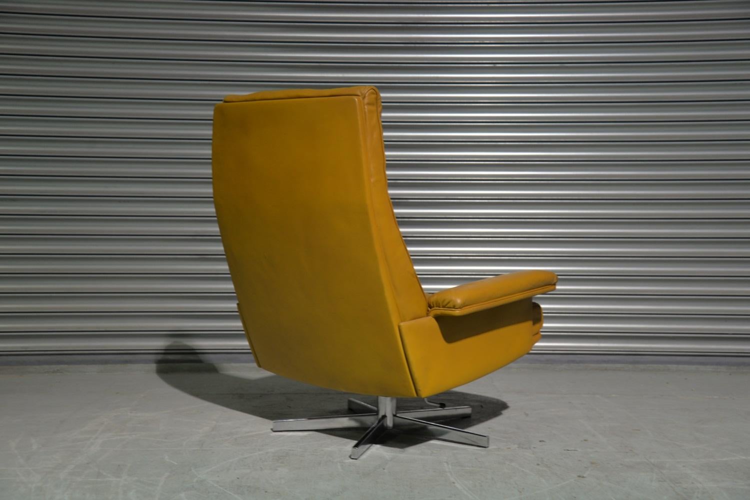 Vintage De Sede DS 35 Swivel Armchair and Ottoman by Robert Haussmann, 1970s 3